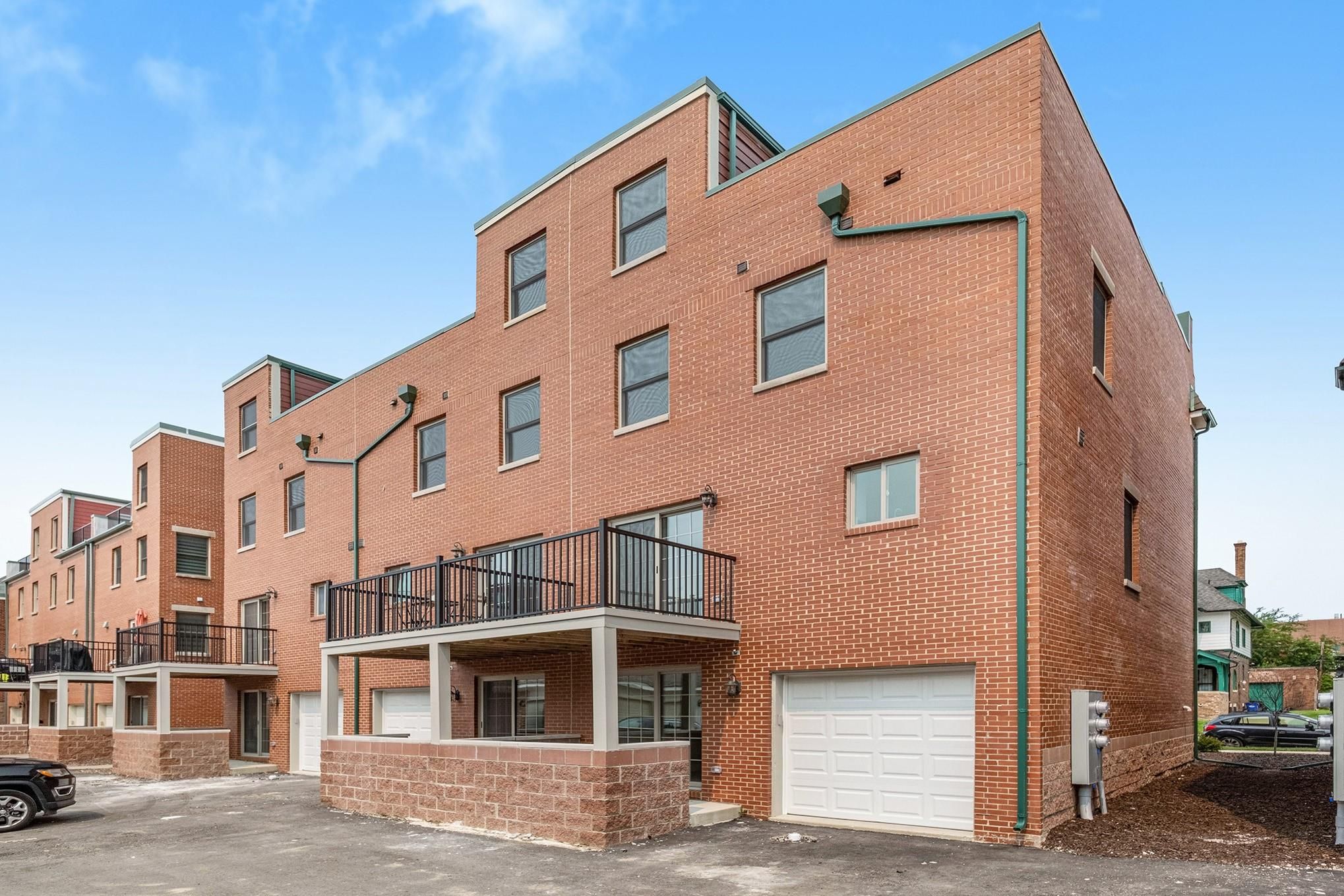 228 Erskine Street Unit: 21