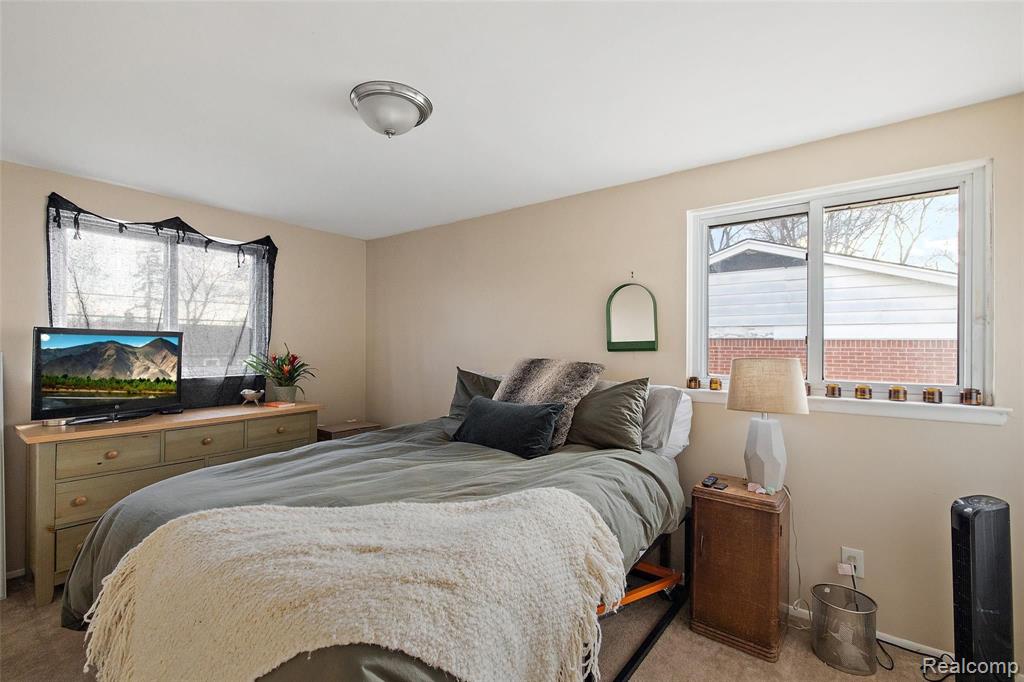 20225 WESTHAMPTON Avenue