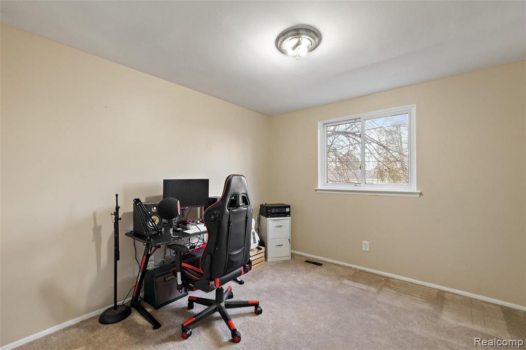 20225 WESTHAMPTON Avenue