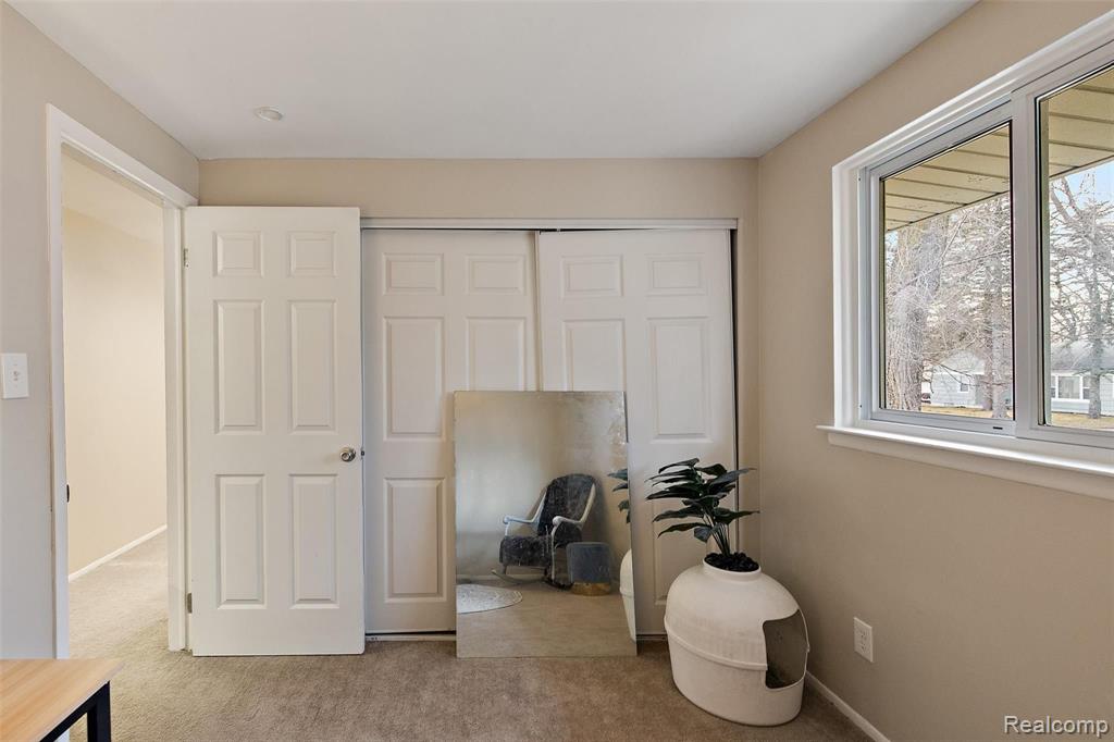 20225 WESTHAMPTON Avenue