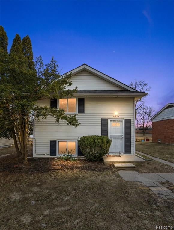 20225 WESTHAMPTON Avenue