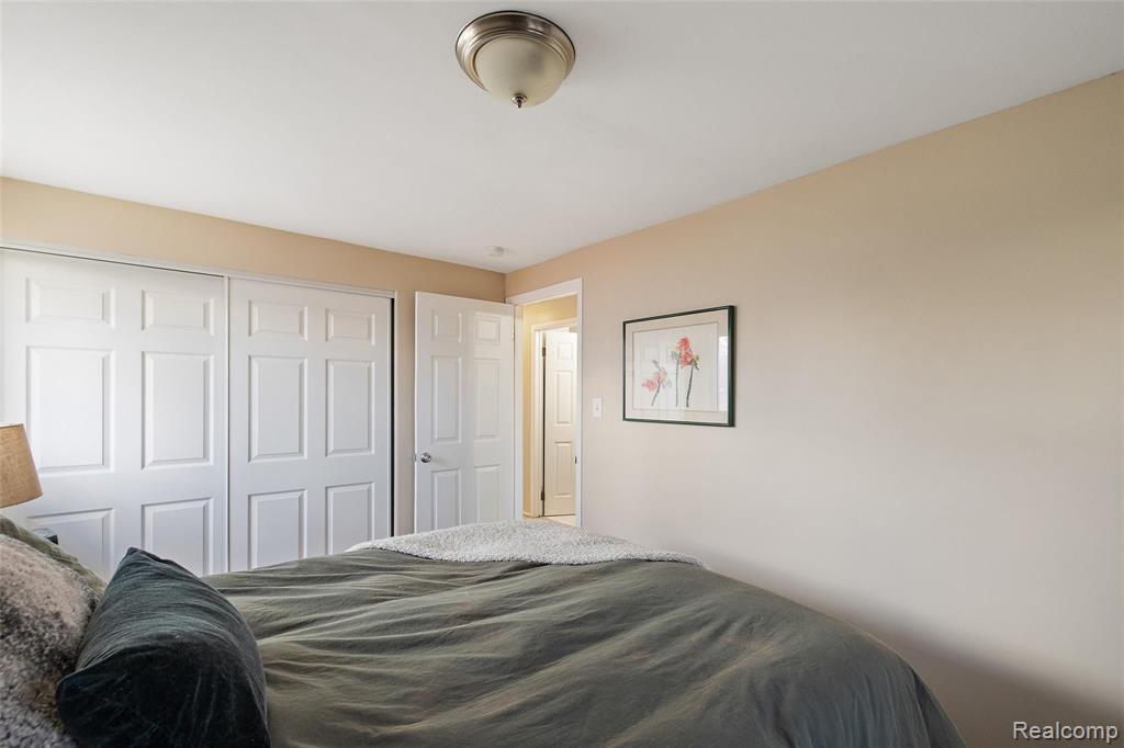 20225 WESTHAMPTON Avenue