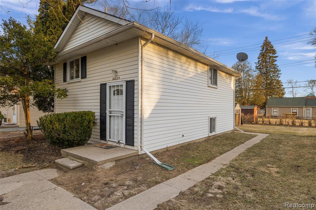 20225 WESTHAMPTON Avenue