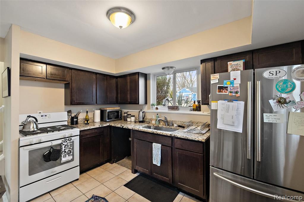 20225 WESTHAMPTON Avenue