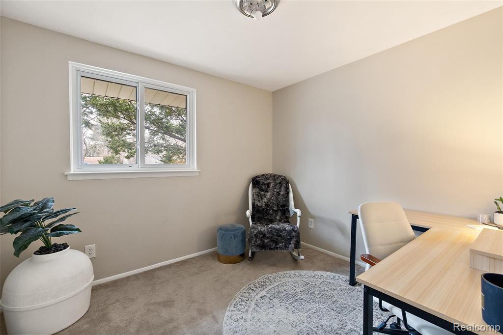 20225 WESTHAMPTON Avenue