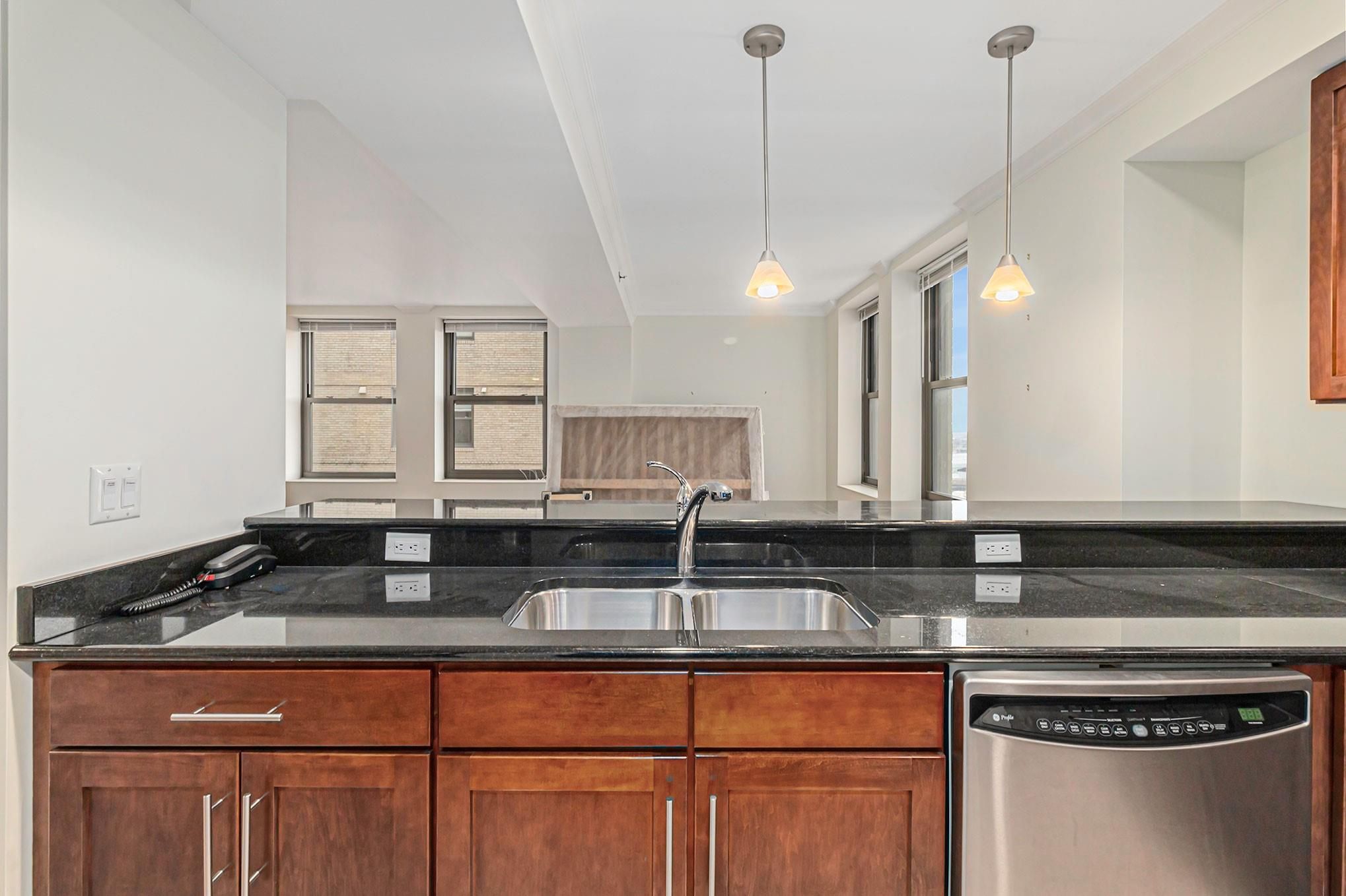 1135 SHELBY ST Unit: 2713