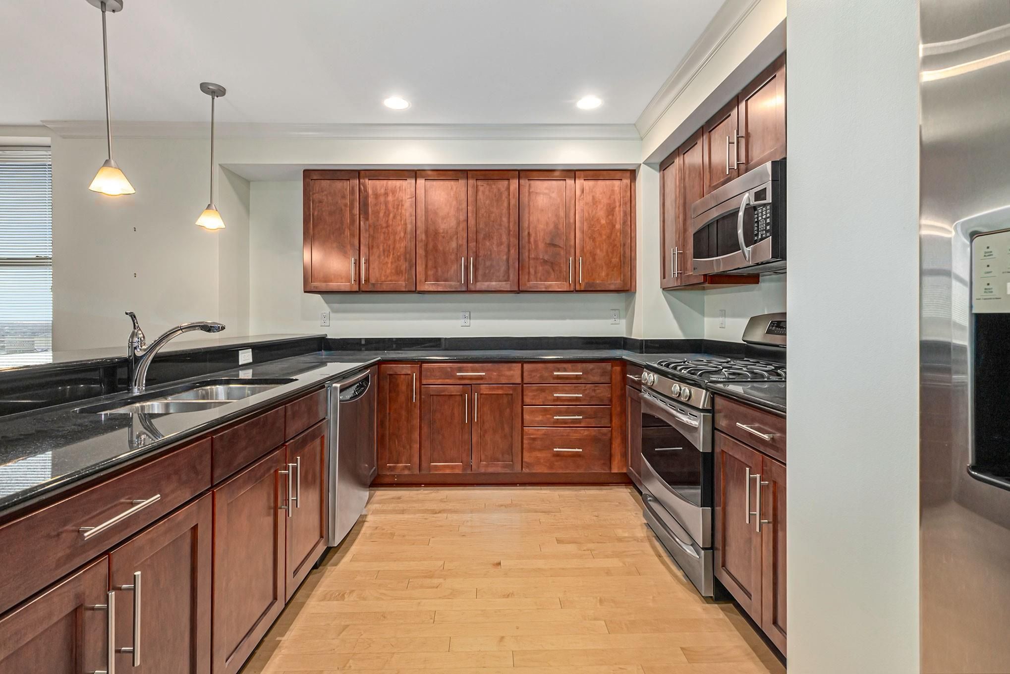 1135 SHELBY ST Unit: 2713