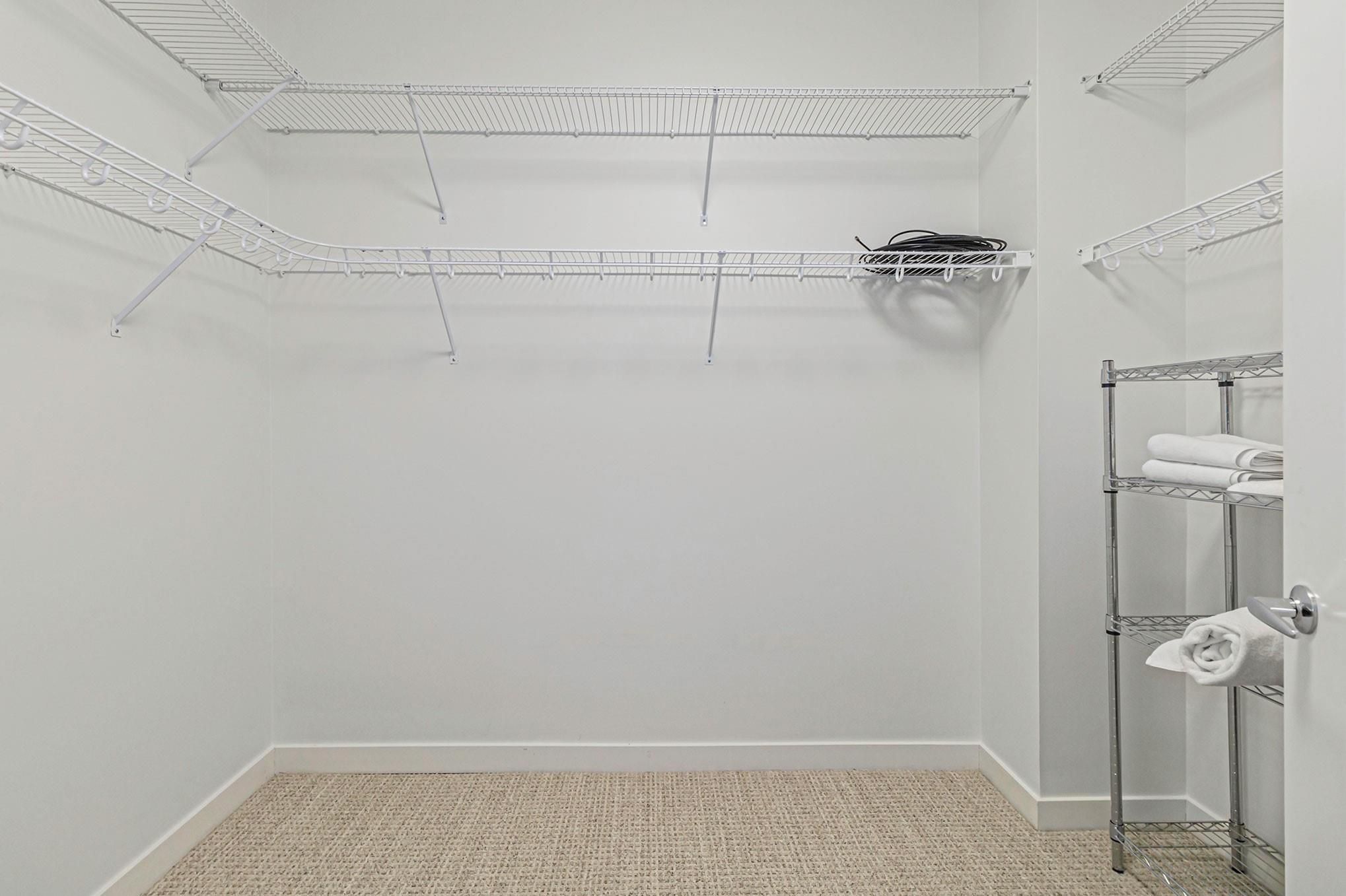 1135 SHELBY ST Unit: 2713