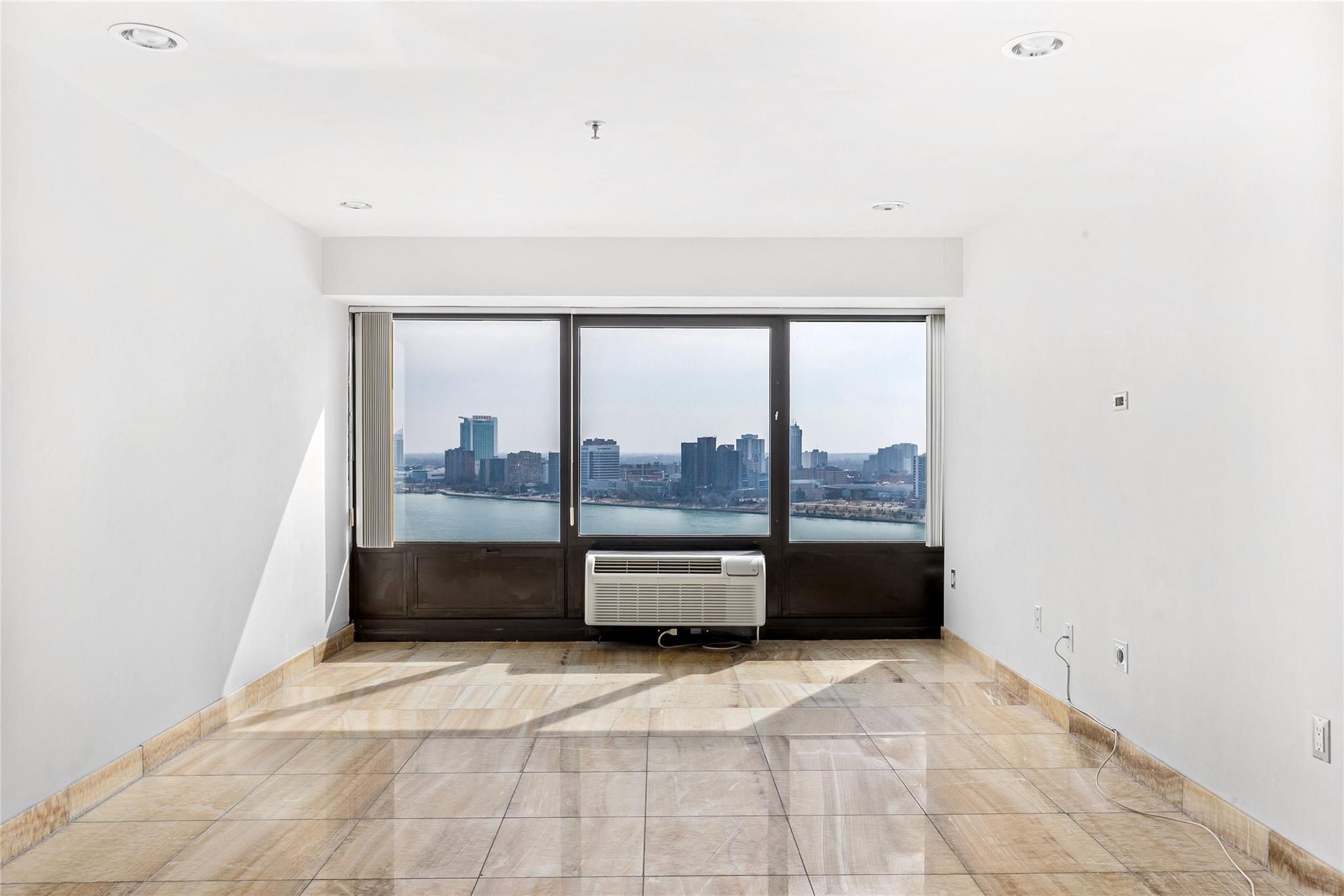 1001 W JEFFERSON AVE # 300/21J