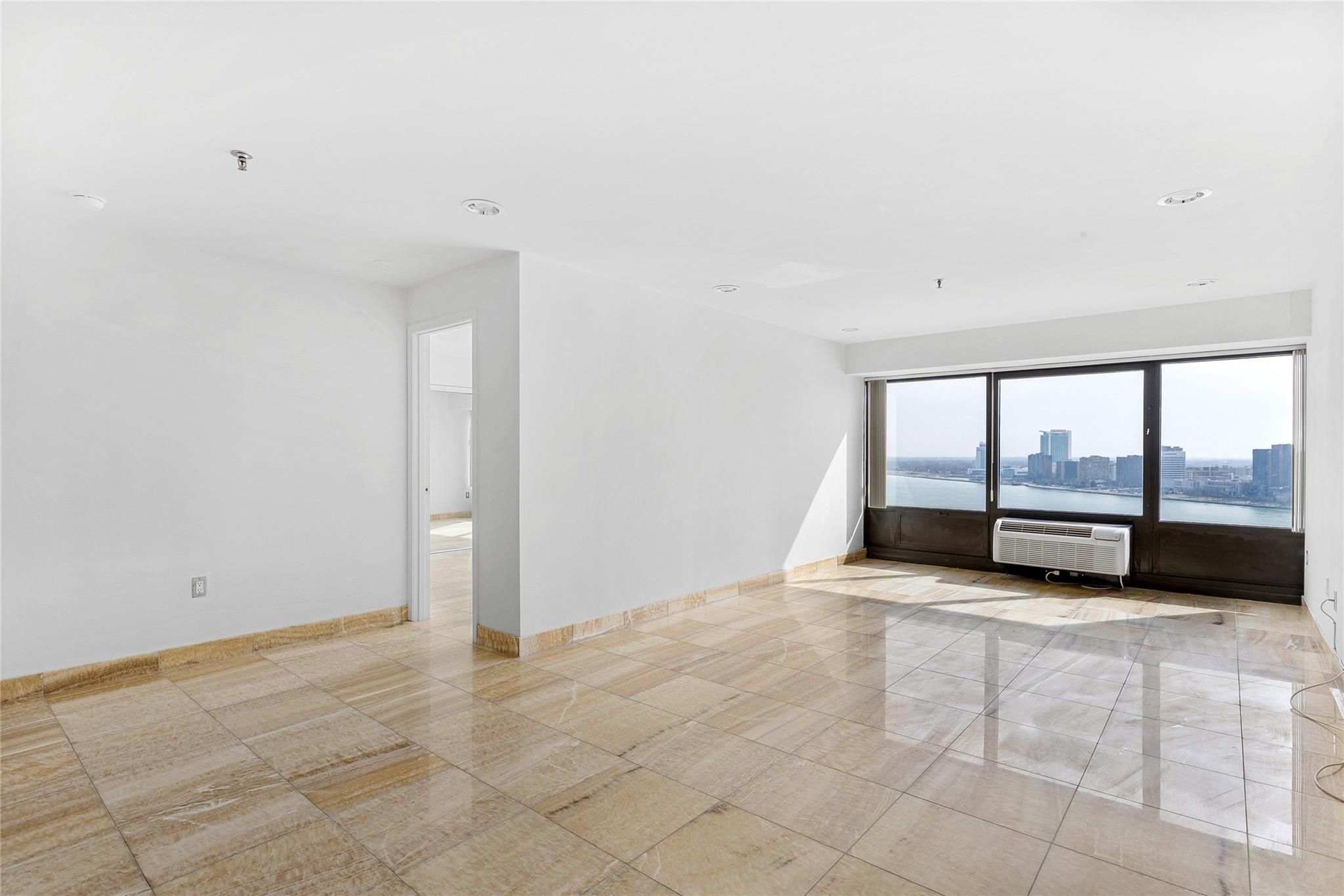 1001 W JEFFERSON AVE # 300/21J