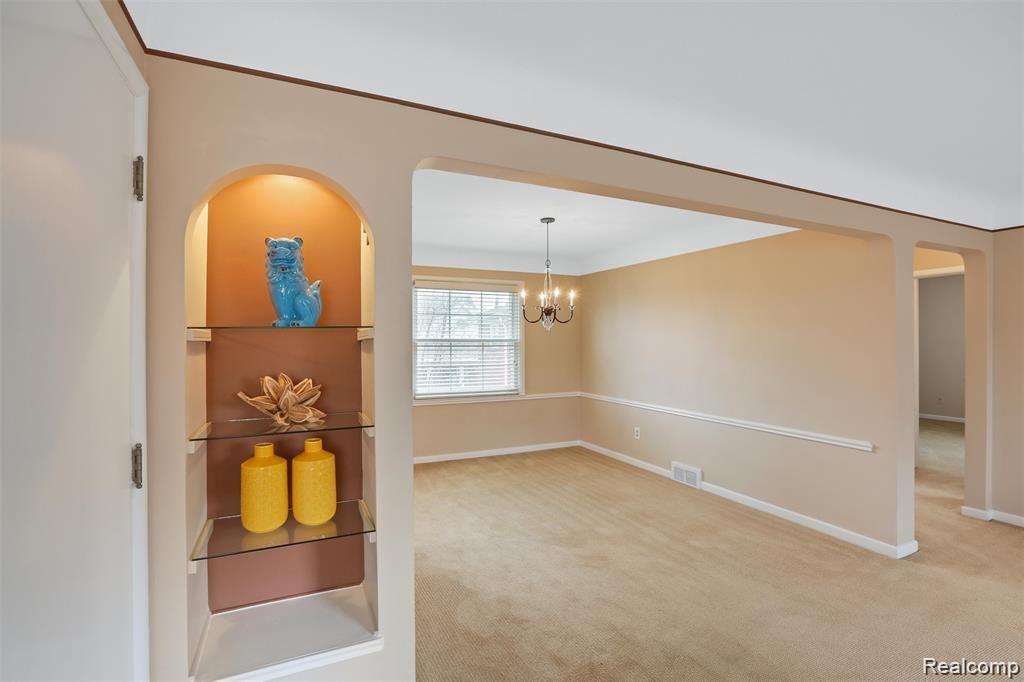 627 NOTRE DAME Street