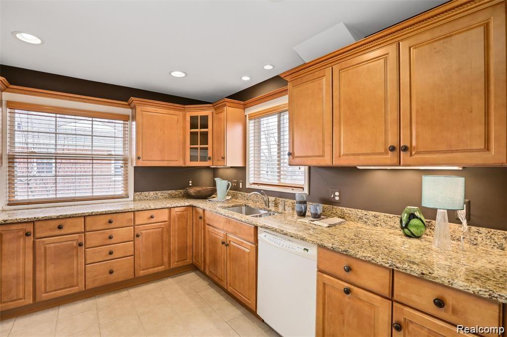 627 NOTRE DAME Street