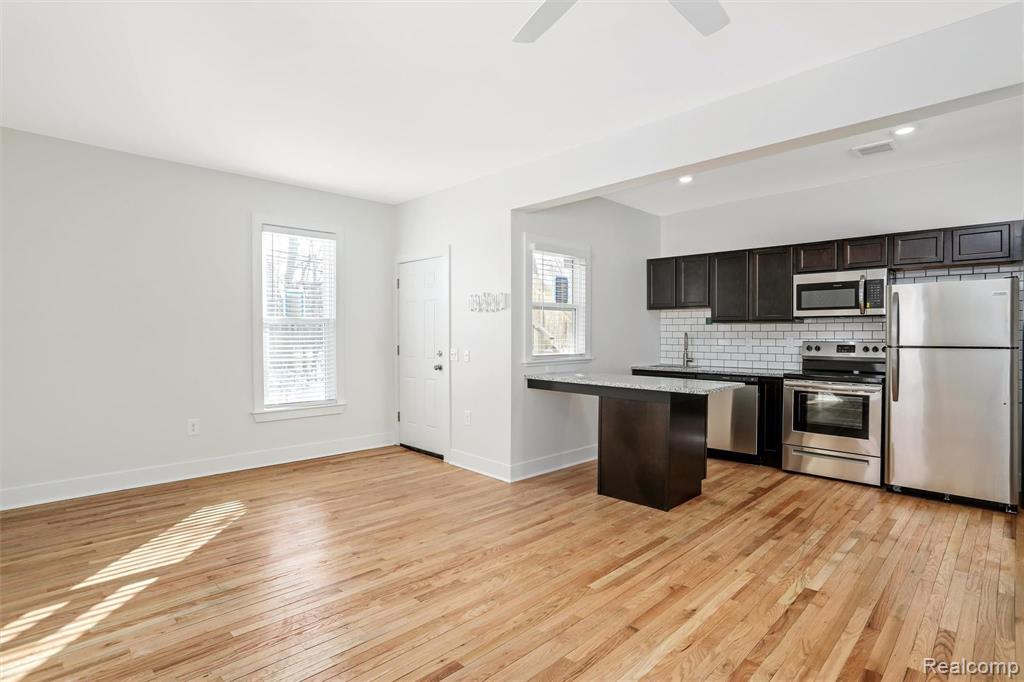 89 W Philadelphia Street Unit: 8