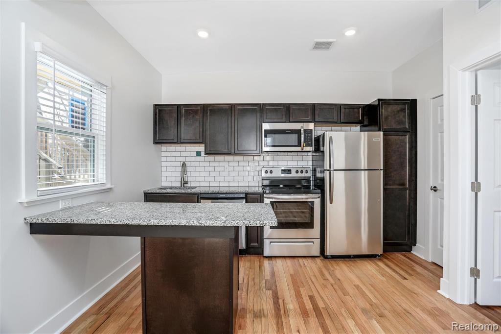 89 W Philadelphia Street Unit: 8