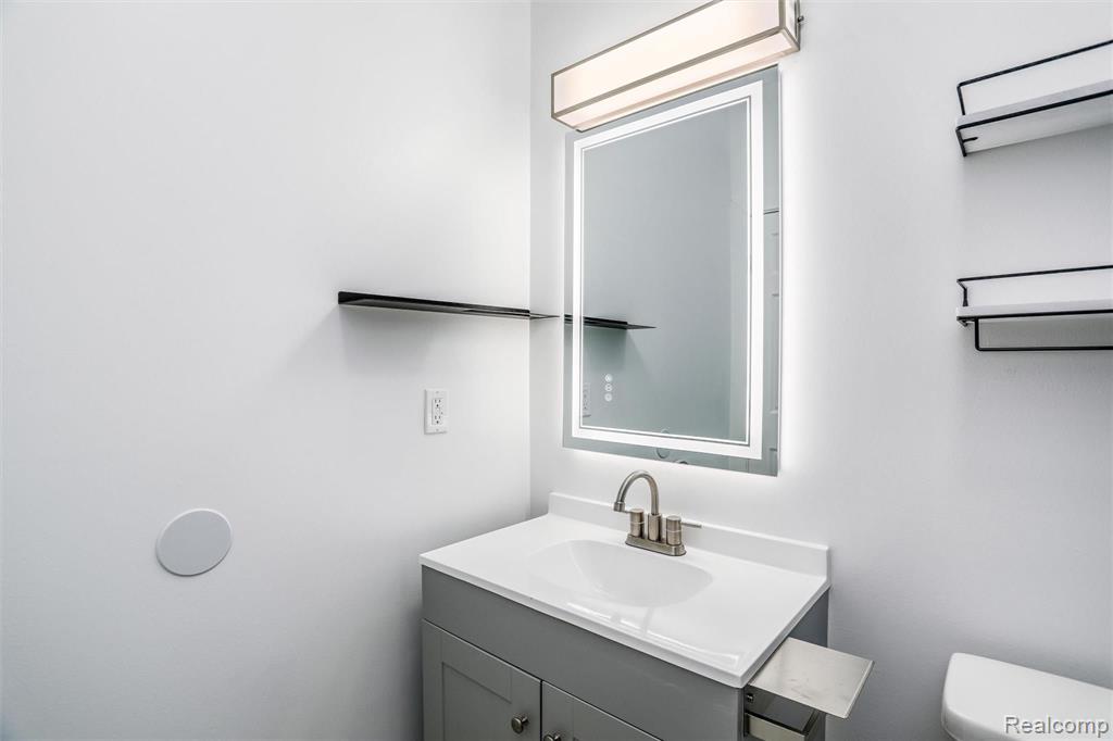 89 W Philadelphia Street Unit: 8