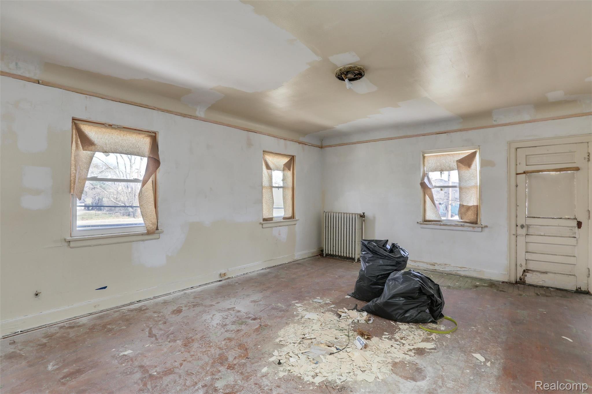 16920 LA SALLE Avenue