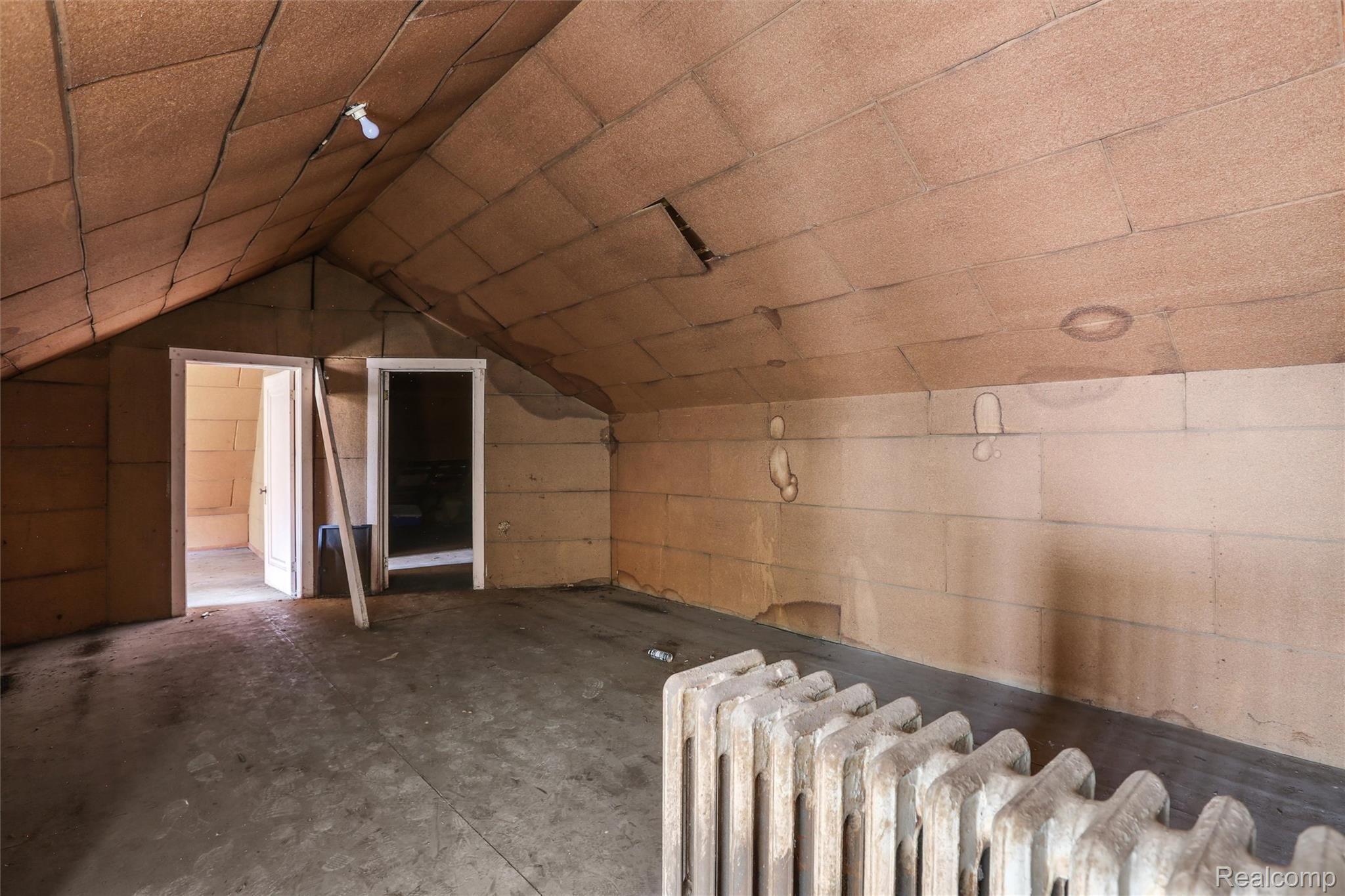 16920 LA SALLE Avenue