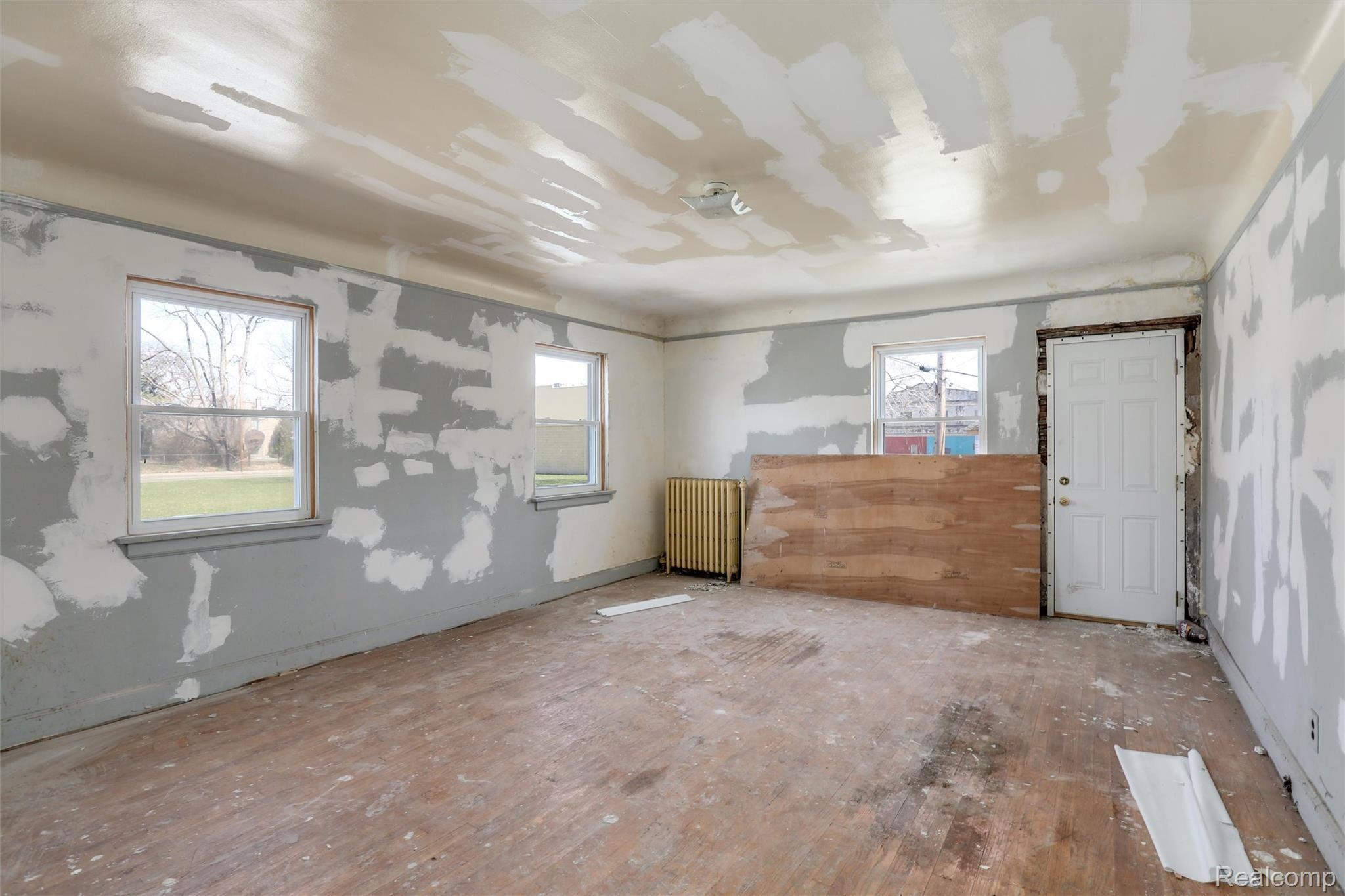 16920 LA SALLE Avenue