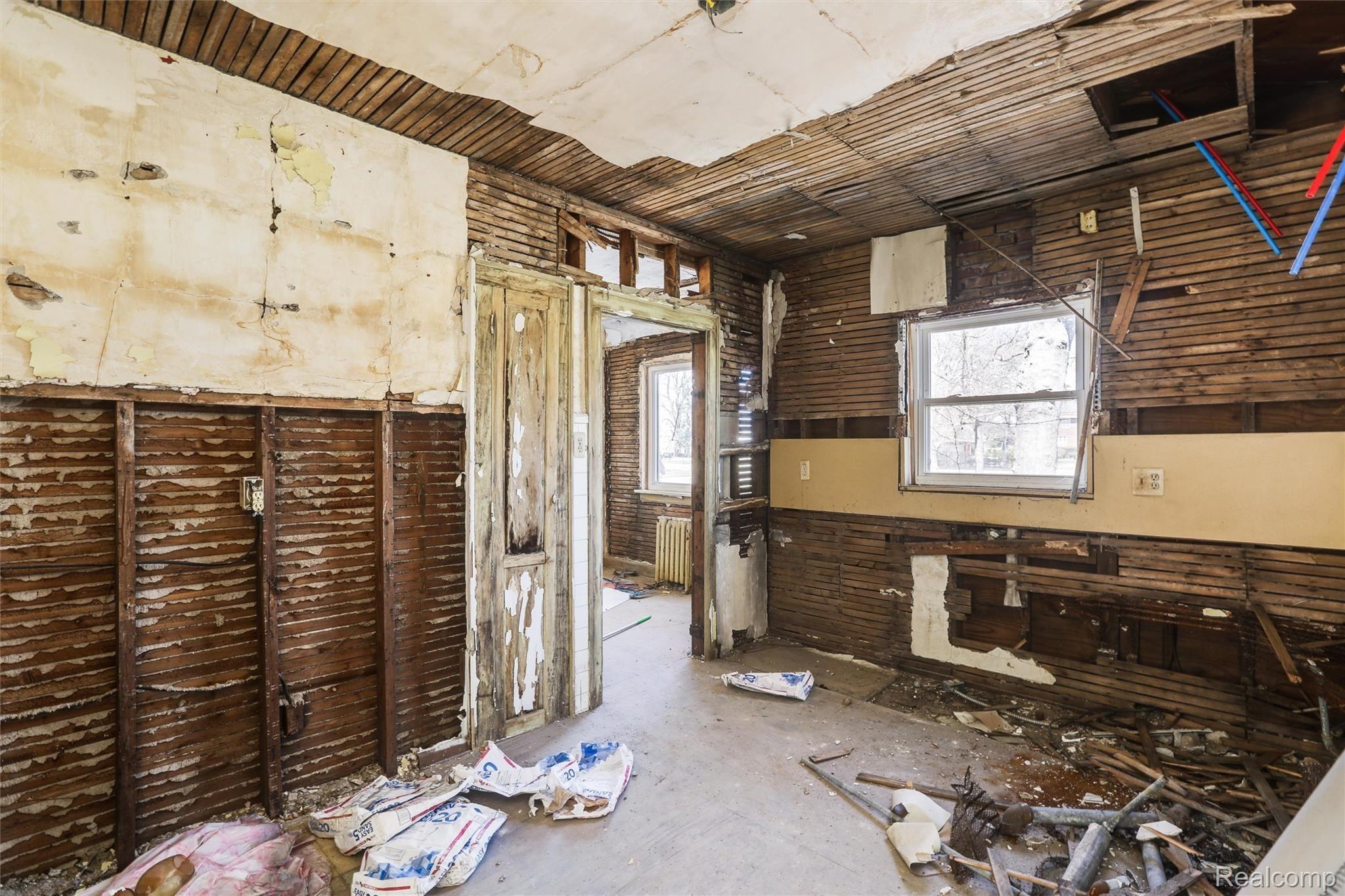 16920 LA SALLE Avenue