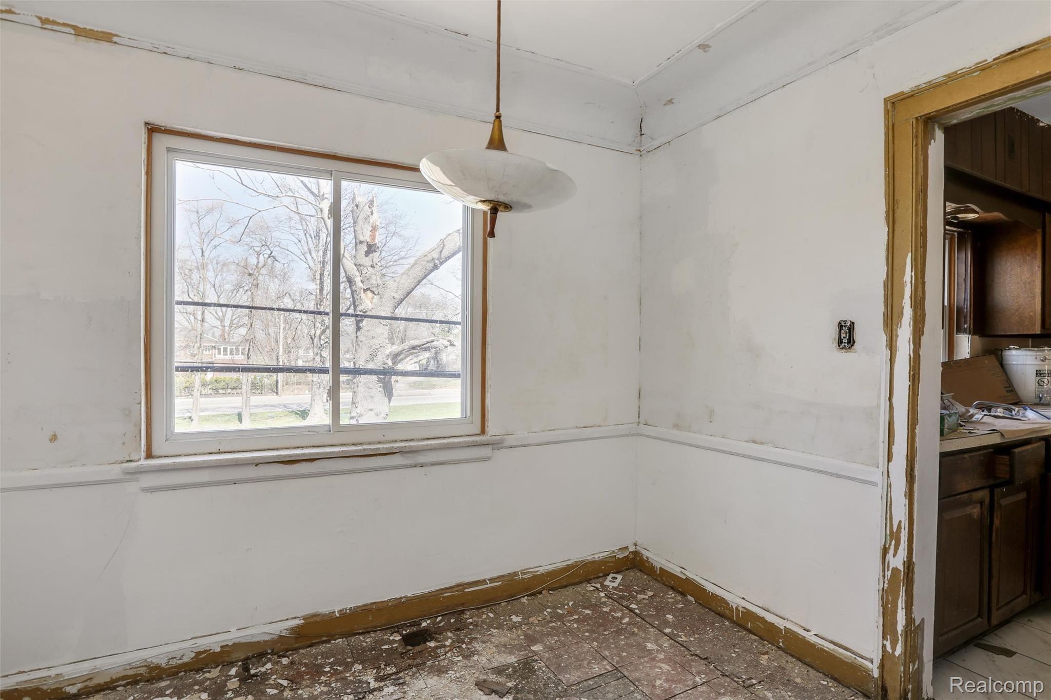 16920 LA SALLE Avenue