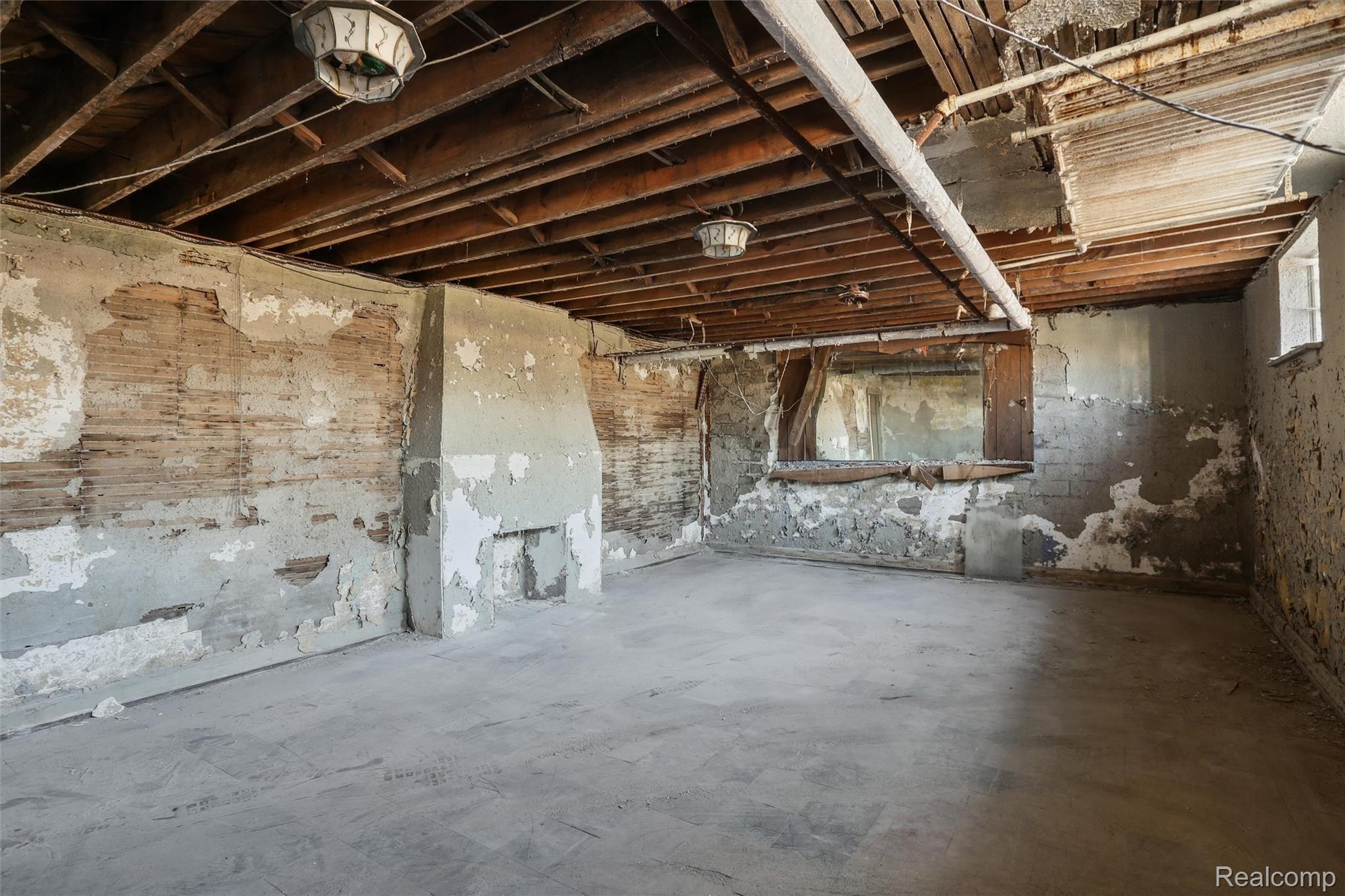 16920 LA SALLE Avenue