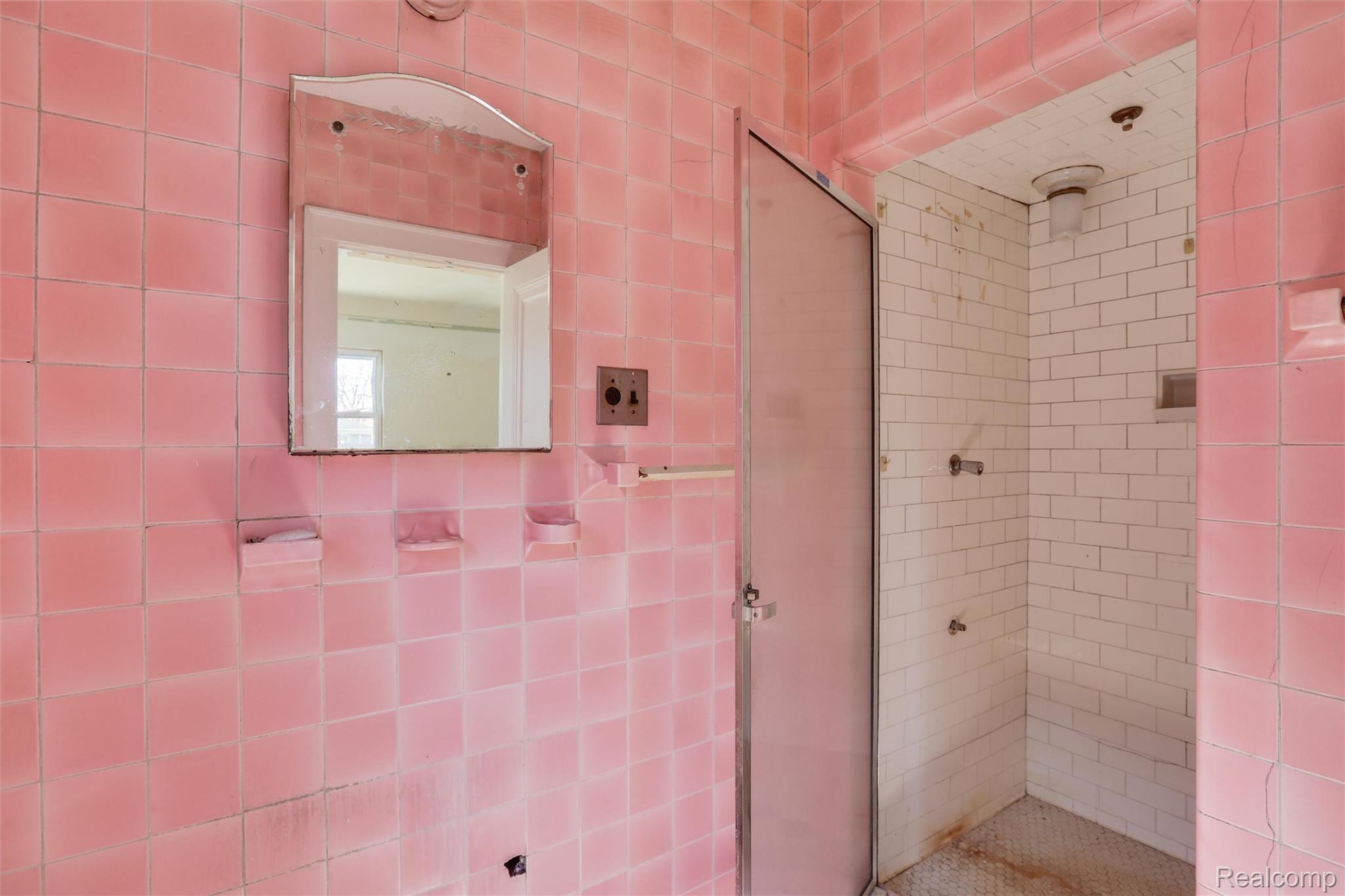 16920 LA SALLE Avenue