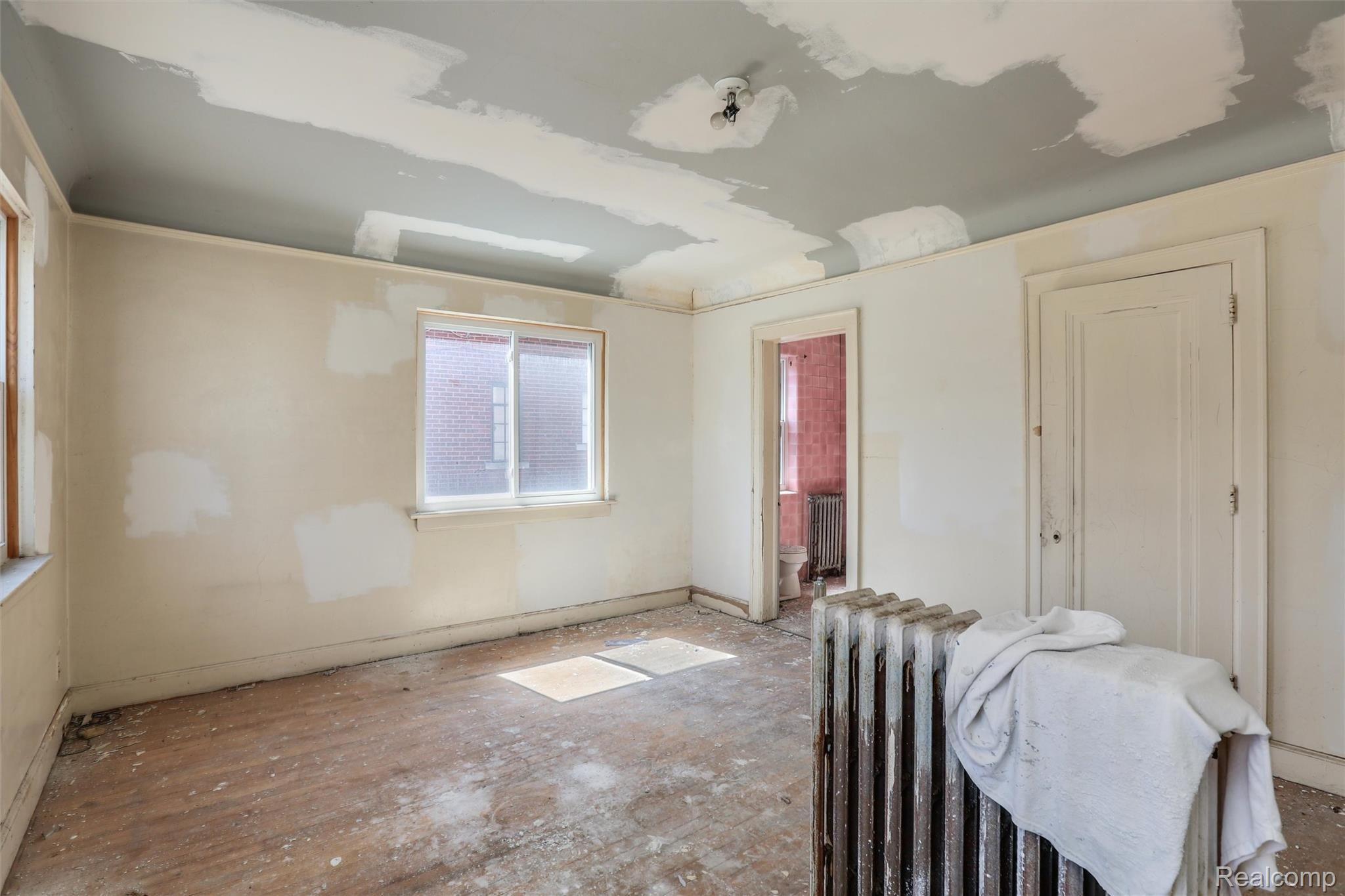 16920 LA SALLE Avenue