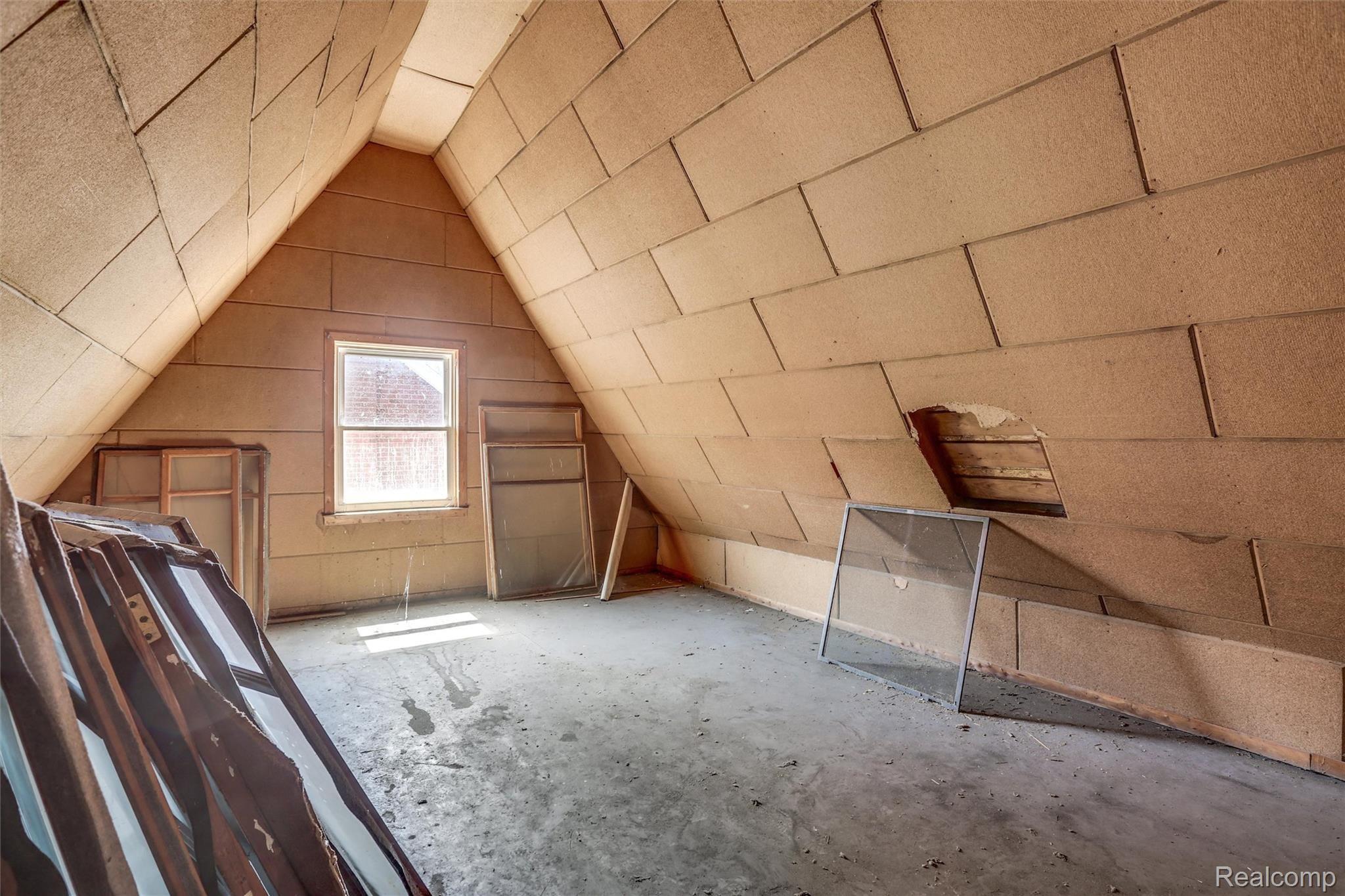 16920 LA SALLE Avenue