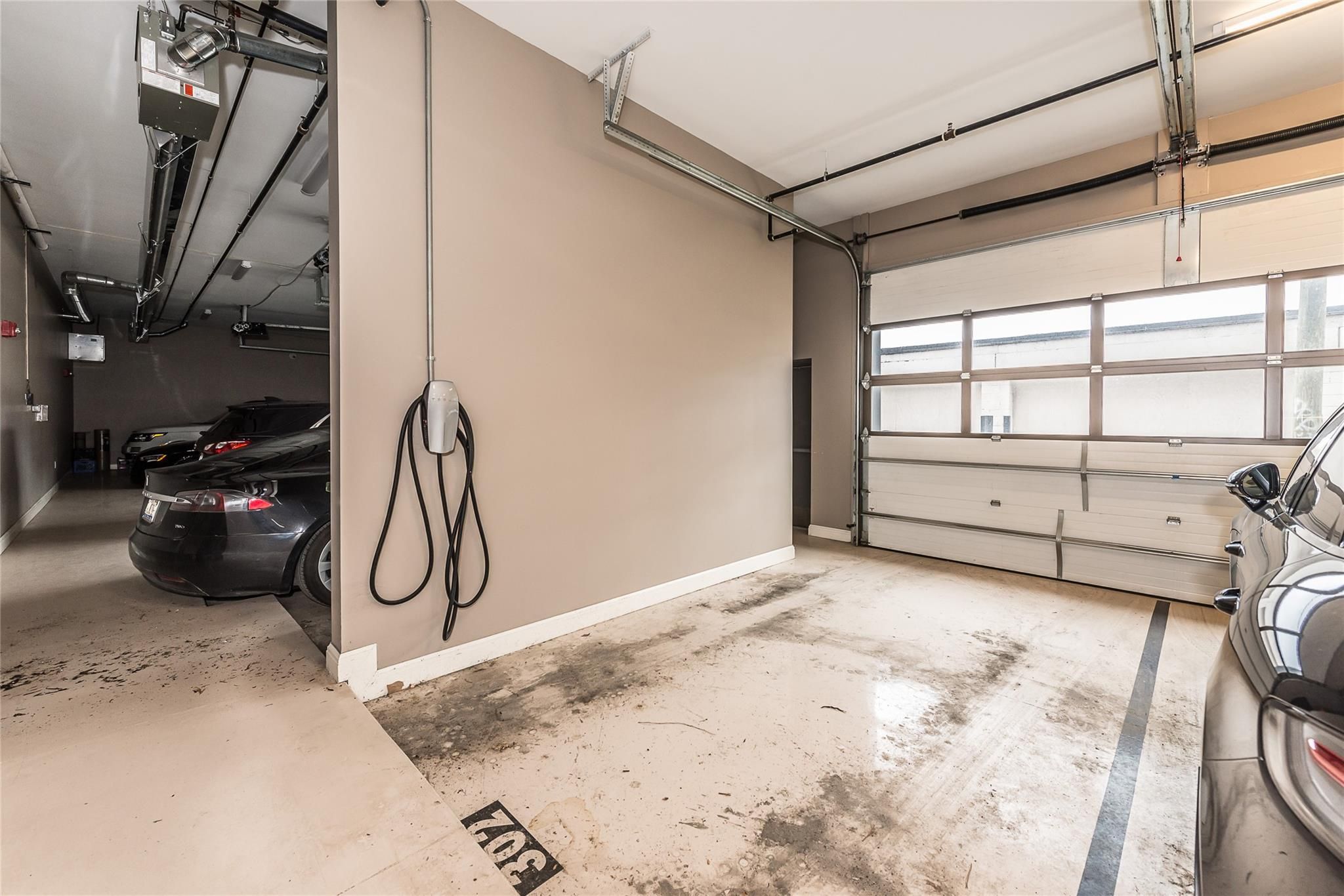 438 Selden St Unit: 302