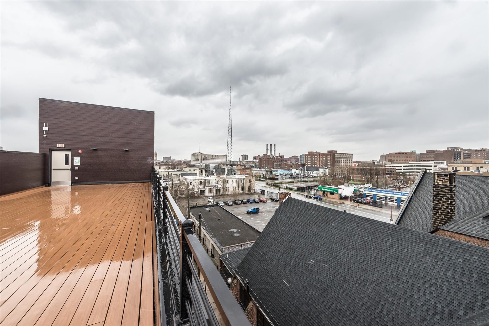 438 Selden St Unit: 302