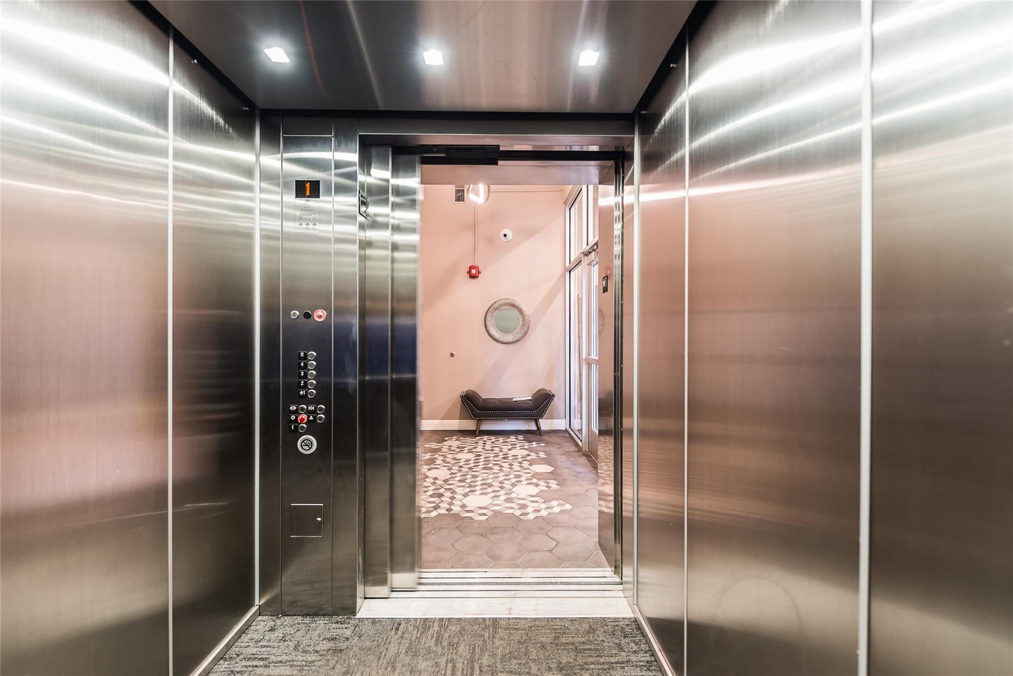 438 Selden St Unit: 302