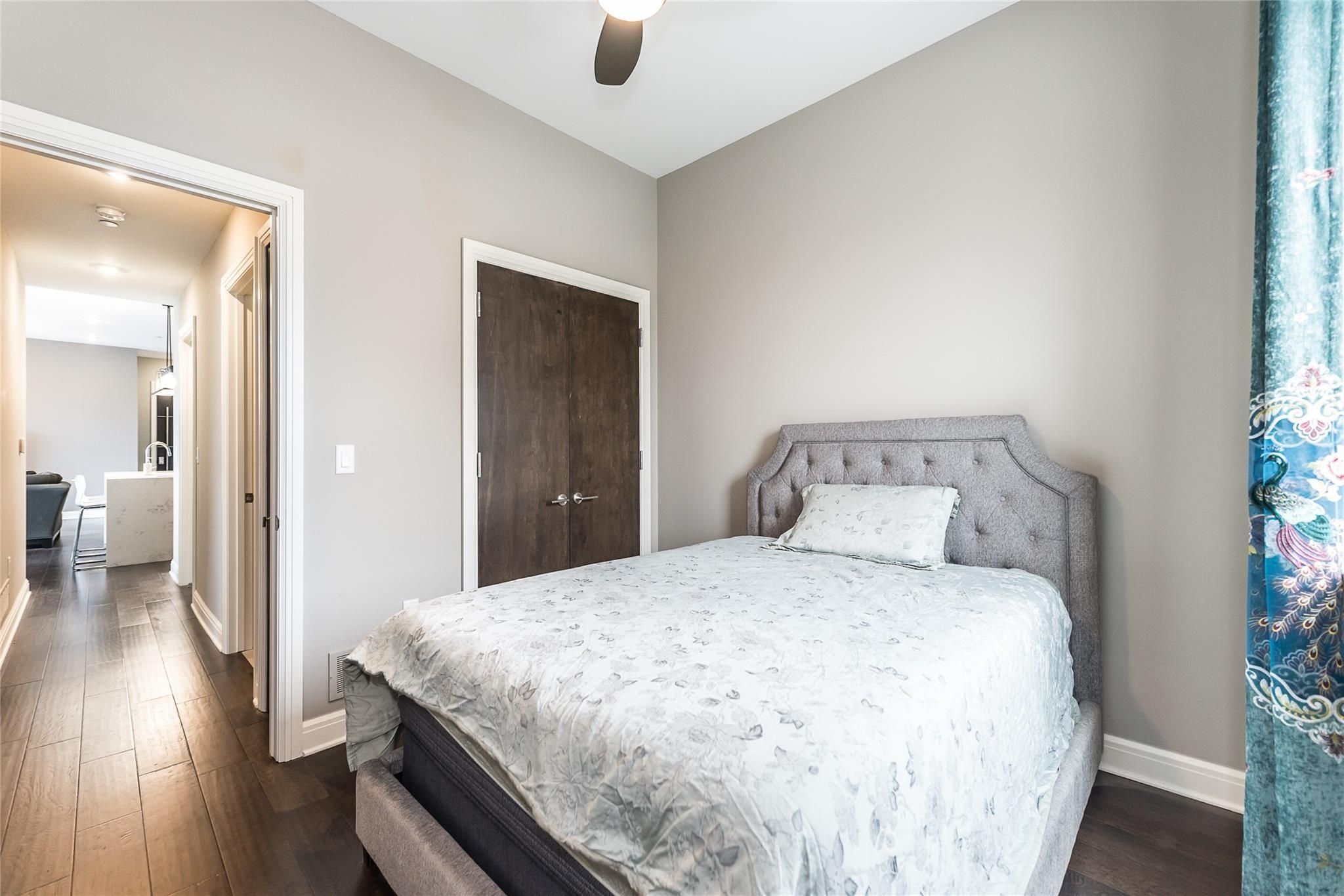 438 Selden St Unit: 302