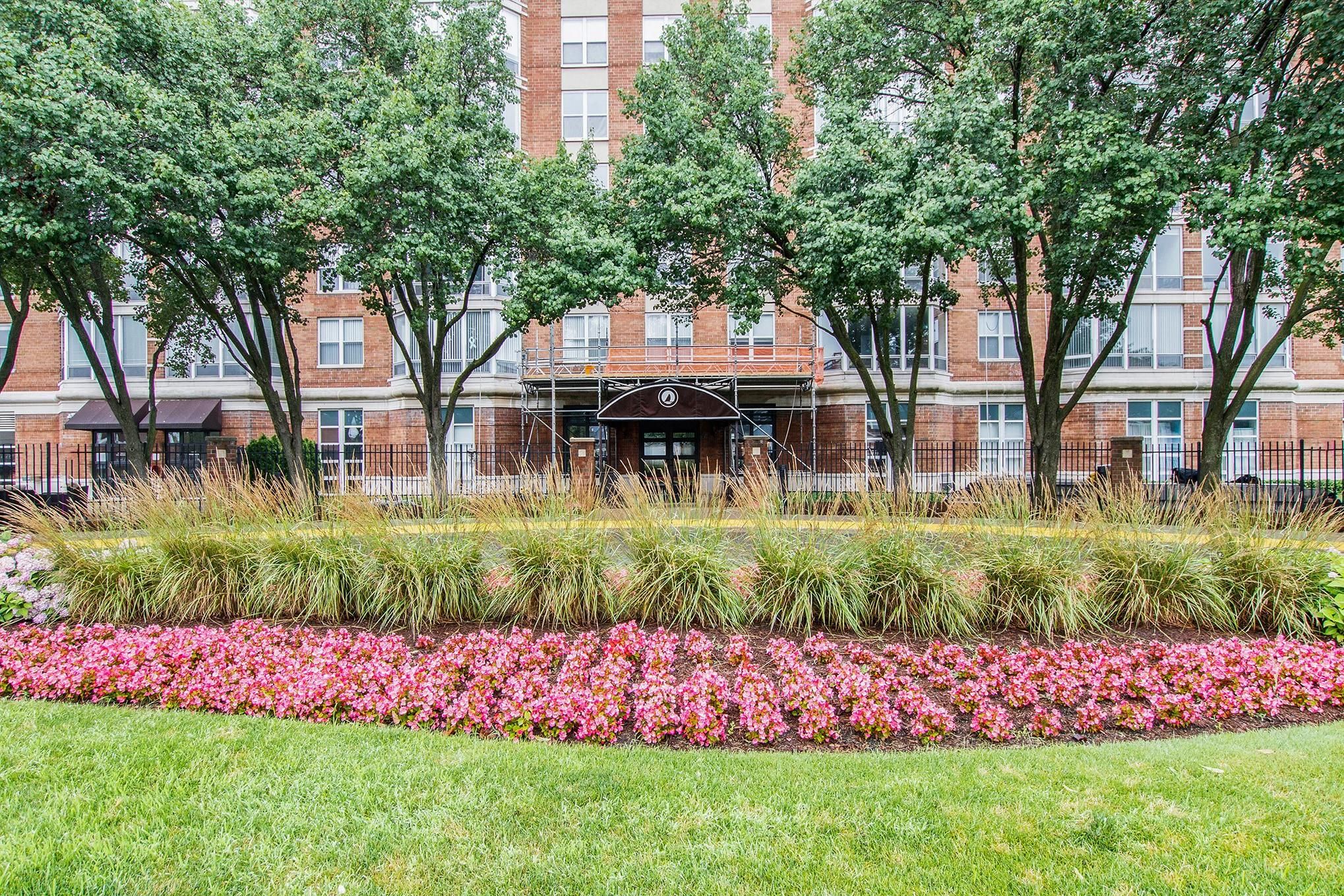 250 E HARBORTOWN DR # 79/805