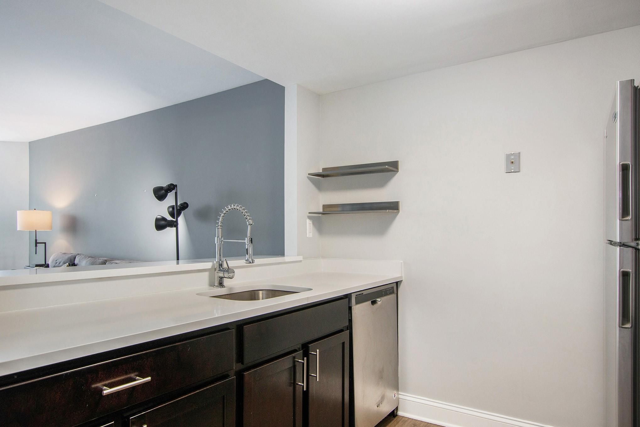 250 E HARBORTOWN DR # 79/805