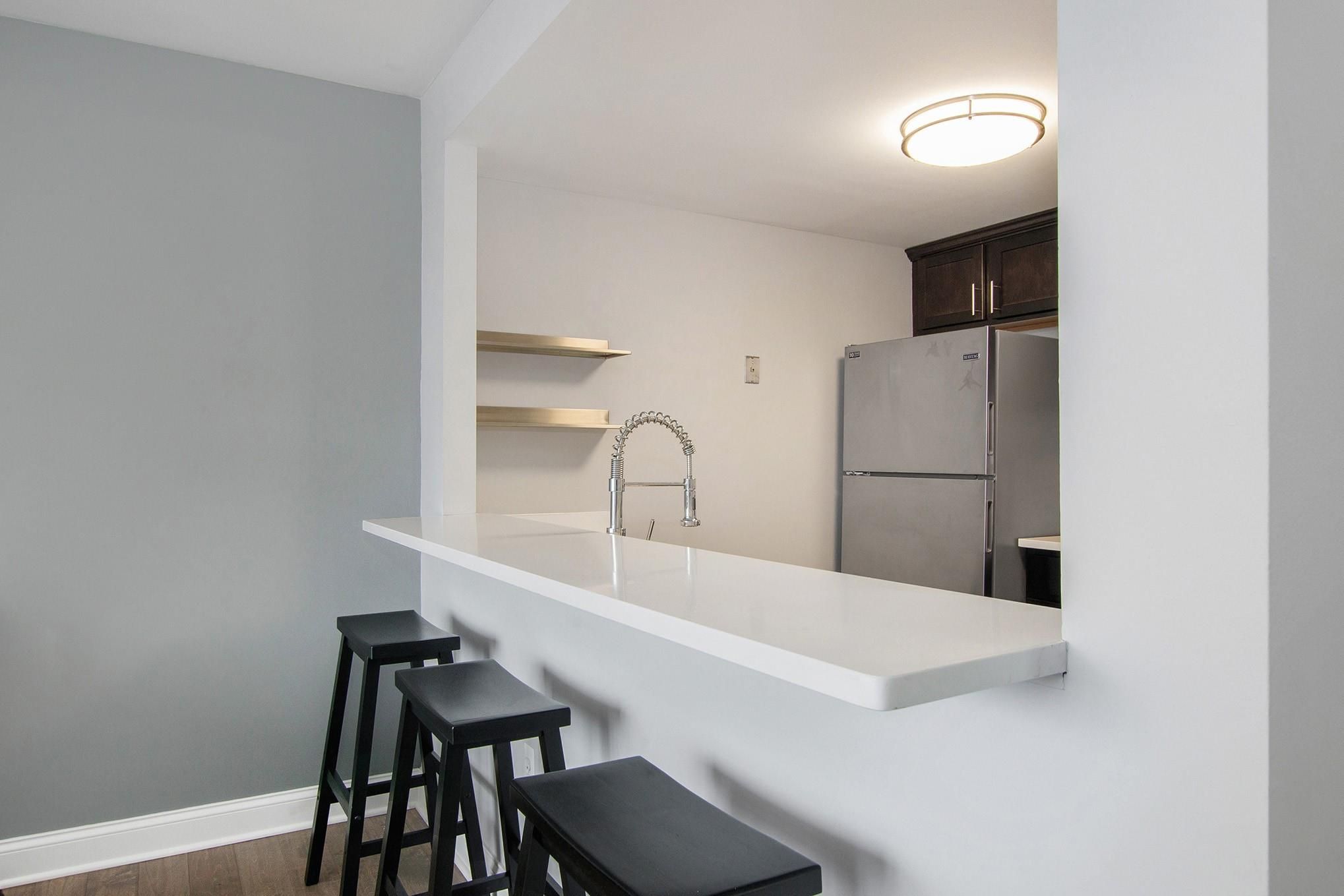 250 E HARBORTOWN DR # 79/805