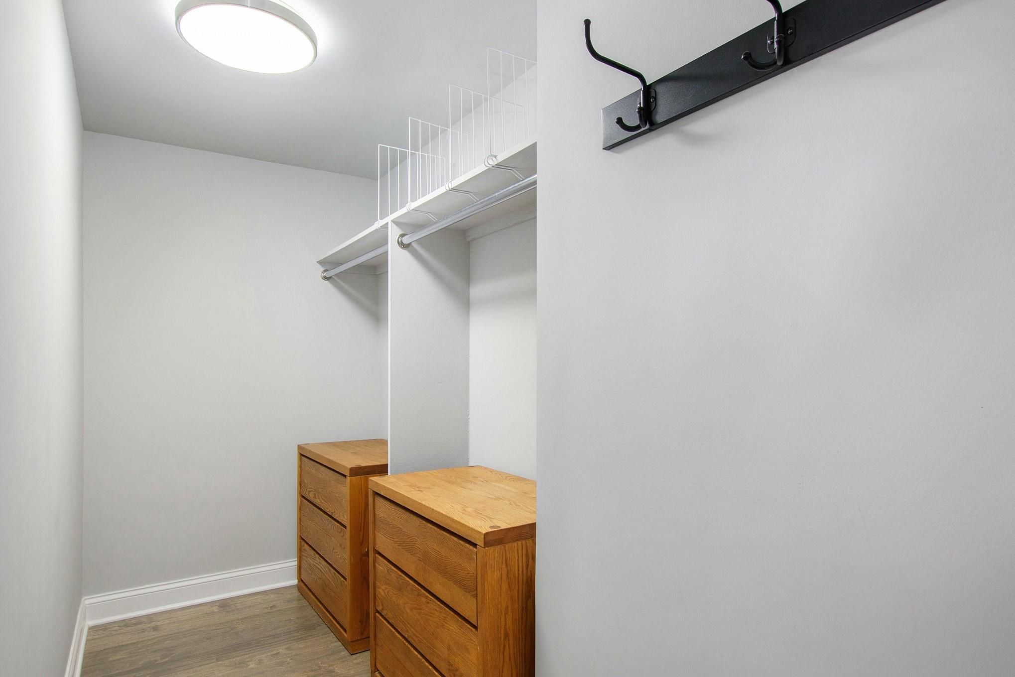 250 E HARBORTOWN DR # 79/805