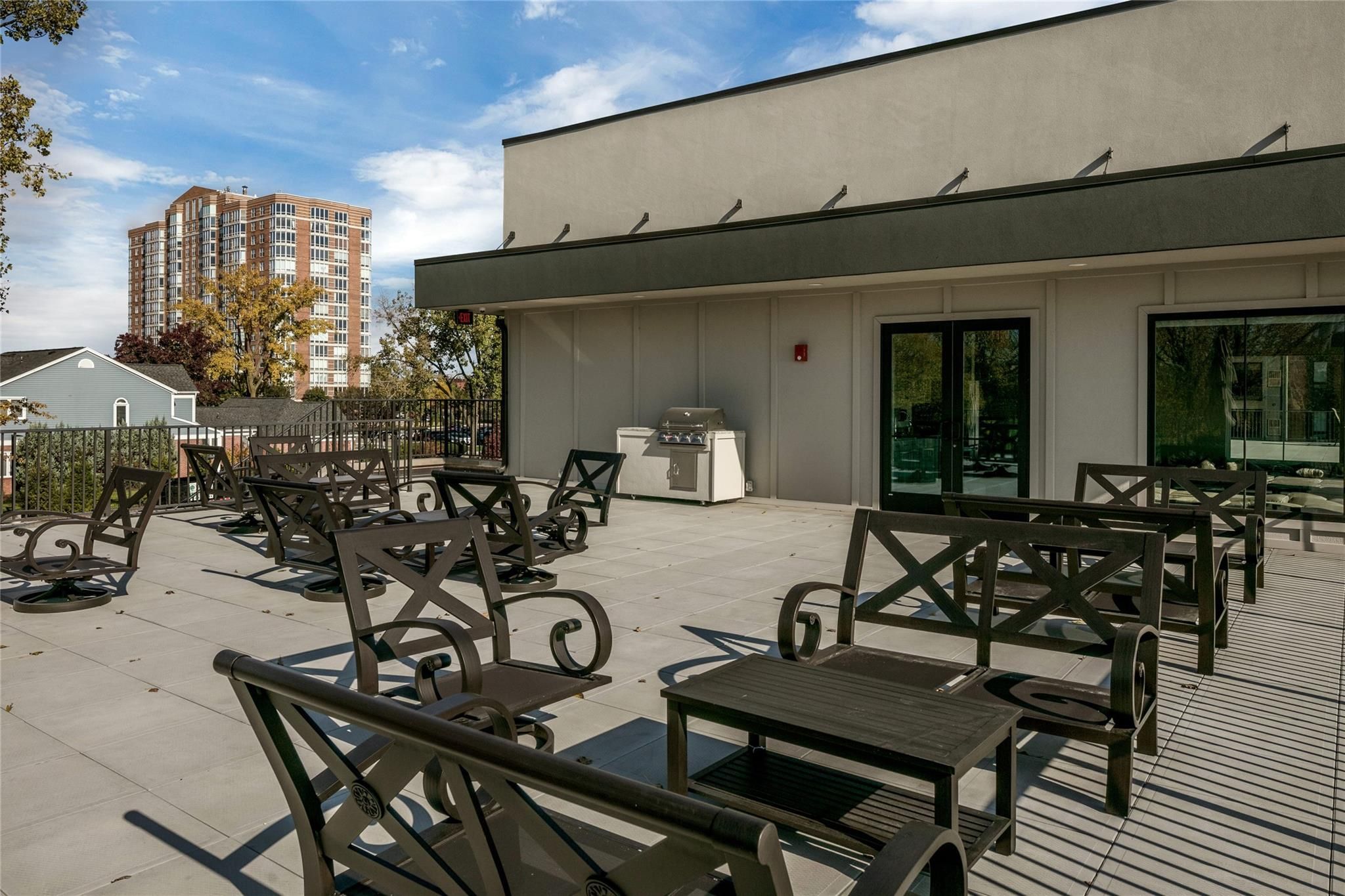 250 E HARBORTOWN DR # 79/805