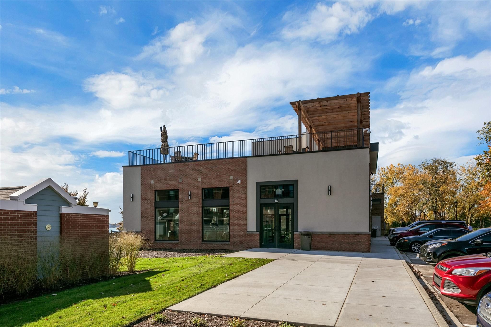 250 E HARBORTOWN DR # 79/805