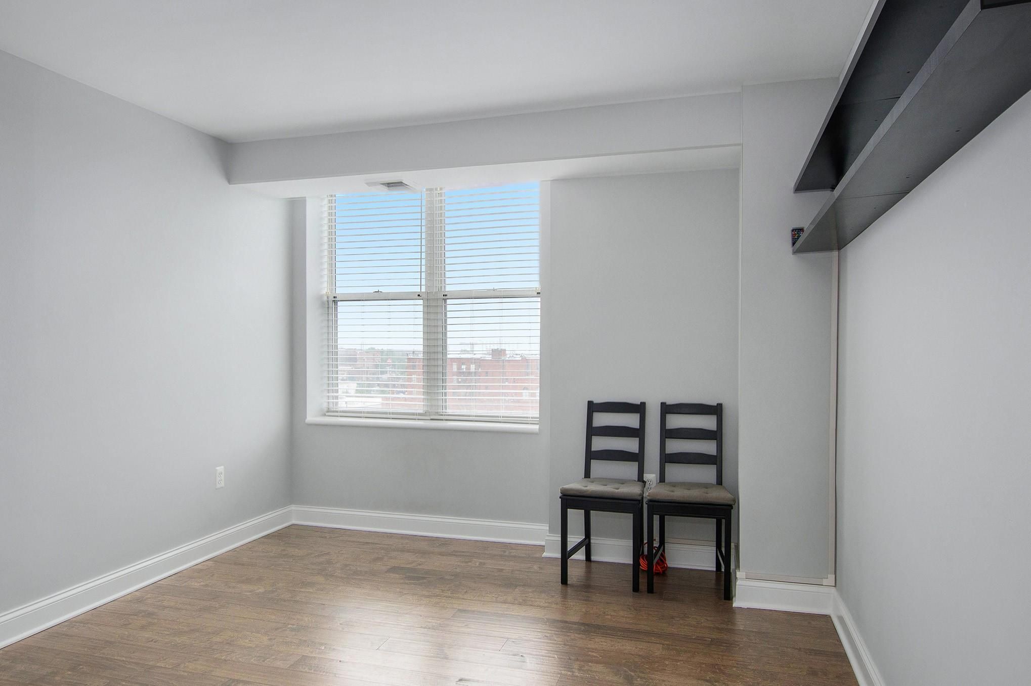 250 E HARBORTOWN DR # 79/805