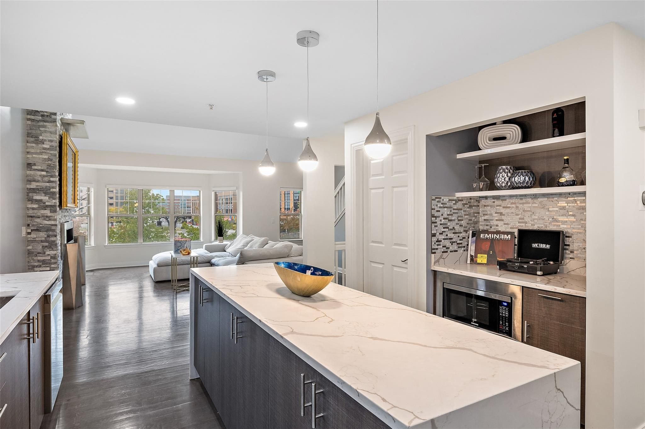 2452 WOODWARD AVE # 6/1