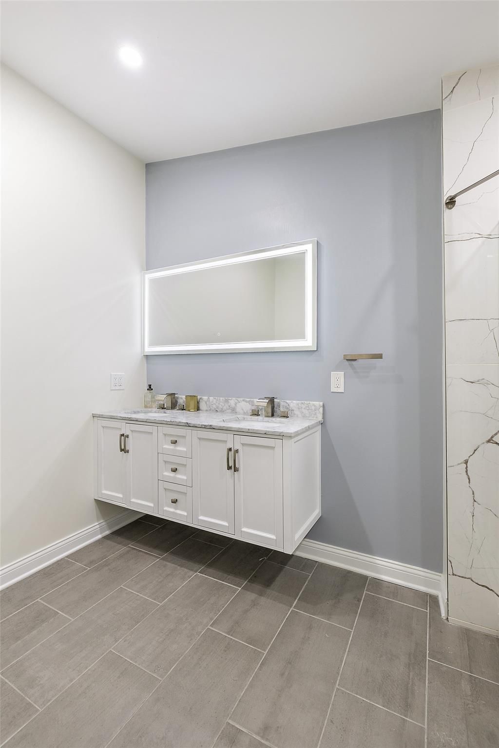 2452 WOODWARD AVE # 6/1