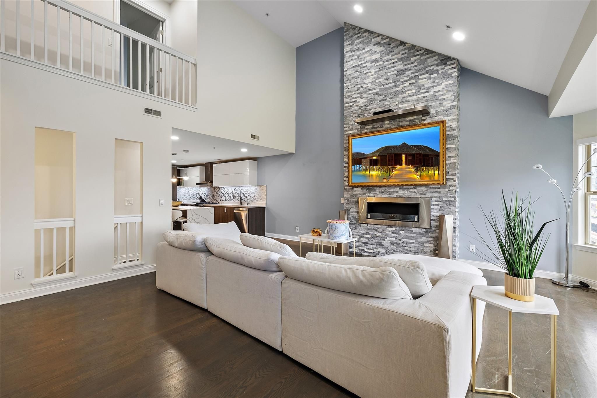 2452 WOODWARD AVE # 6/1