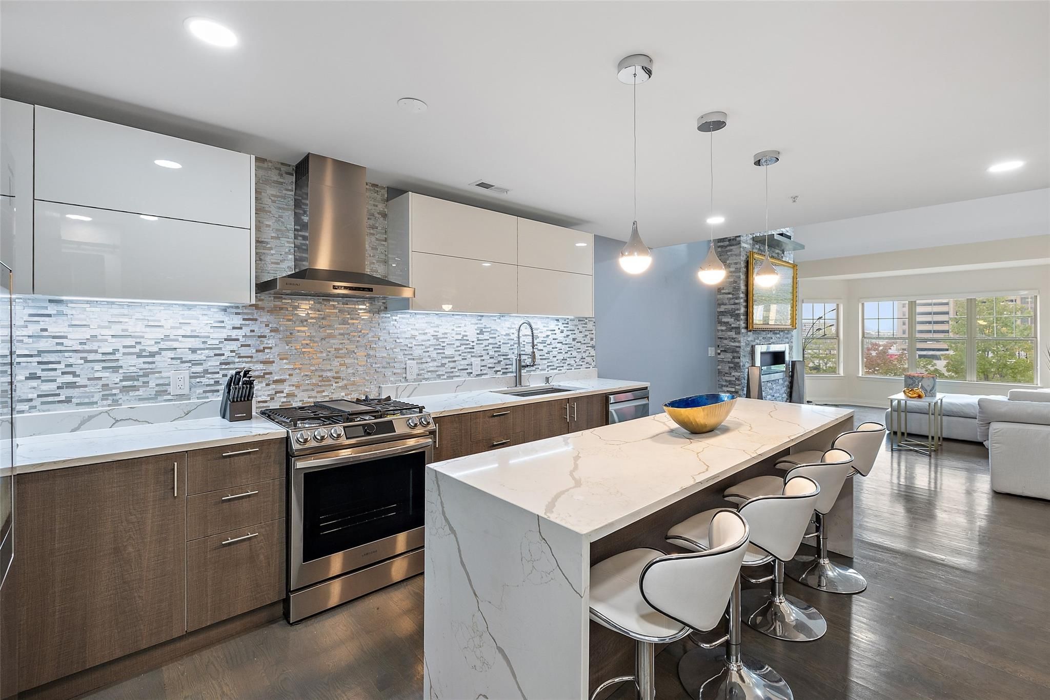 2452 WOODWARD AVE # 6/1