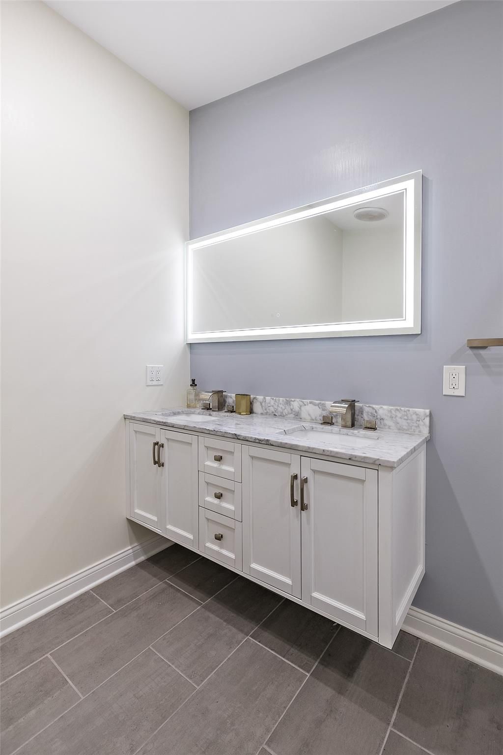 2452 WOODWARD AVE # 6/1