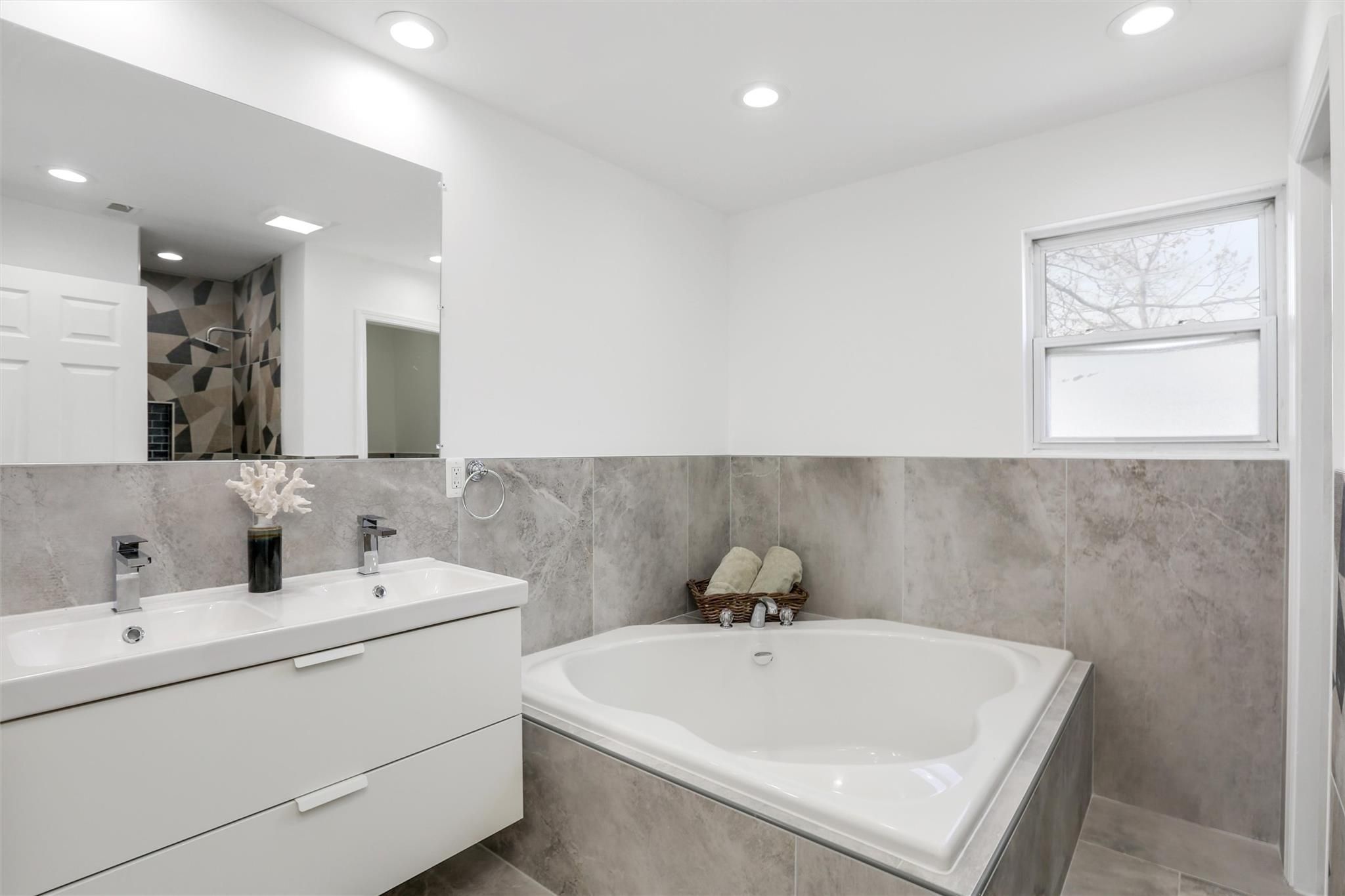 4613 GUILFORD Street