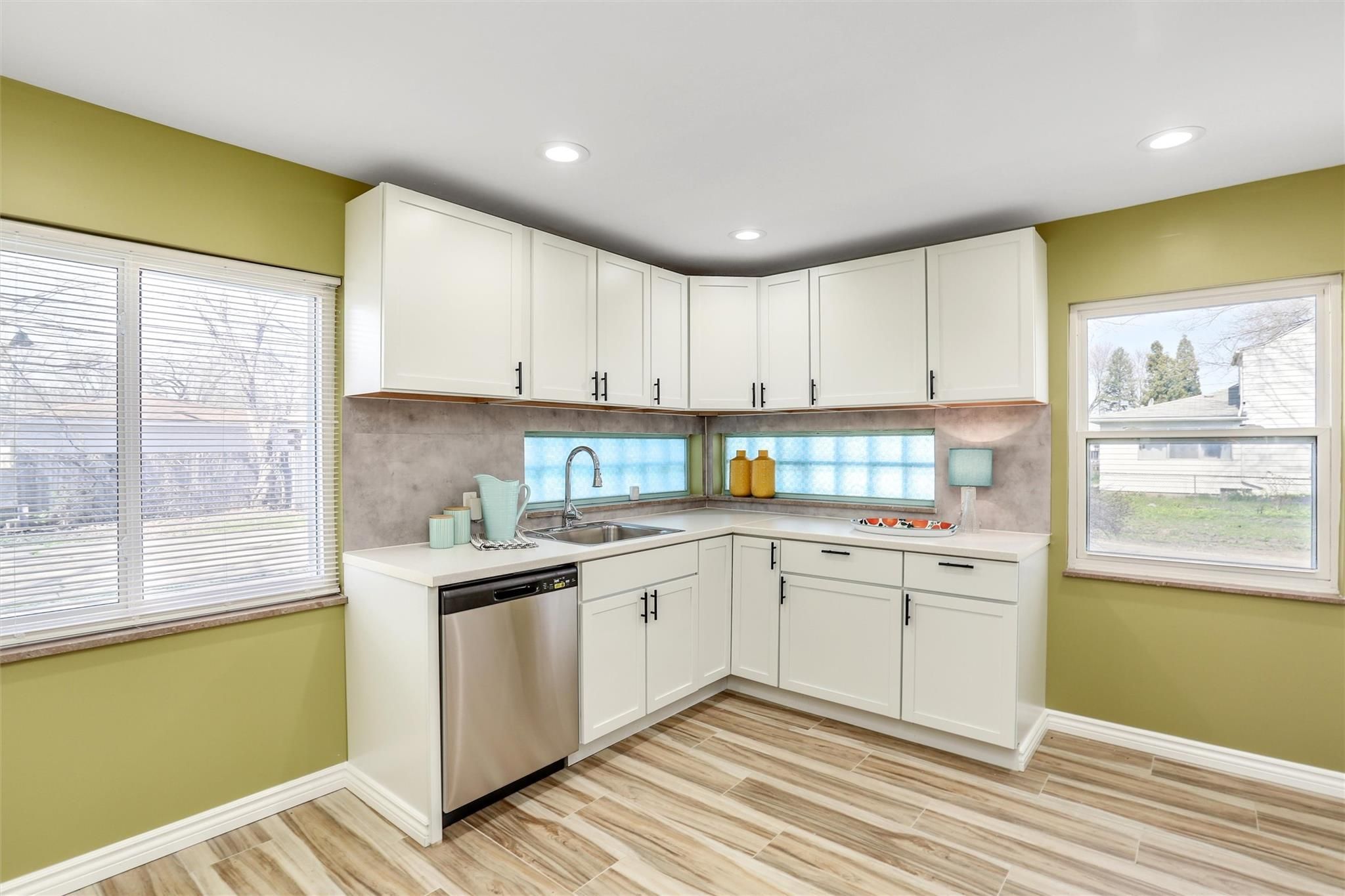 4613 GUILFORD Street