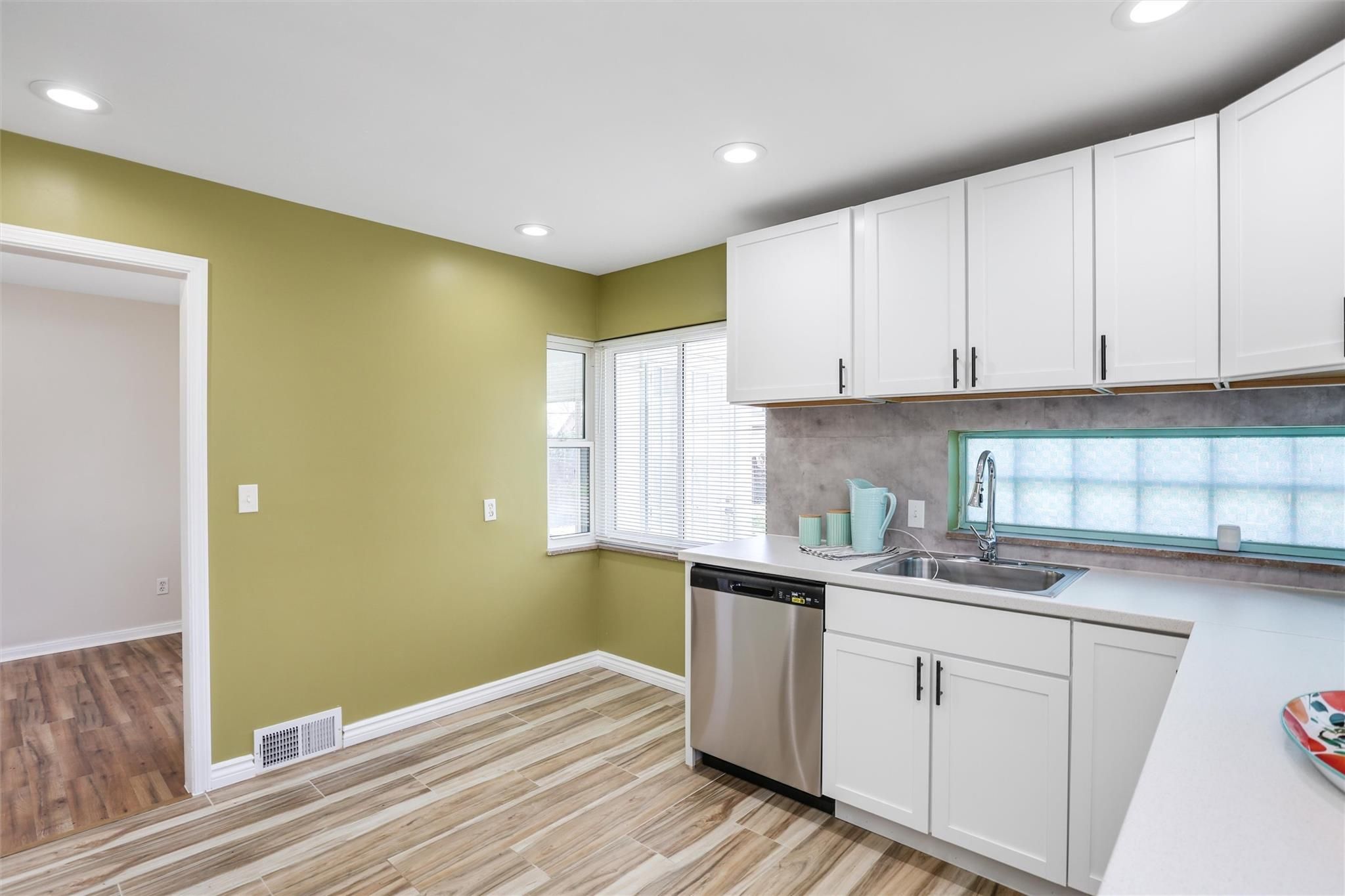 4613 GUILFORD Street