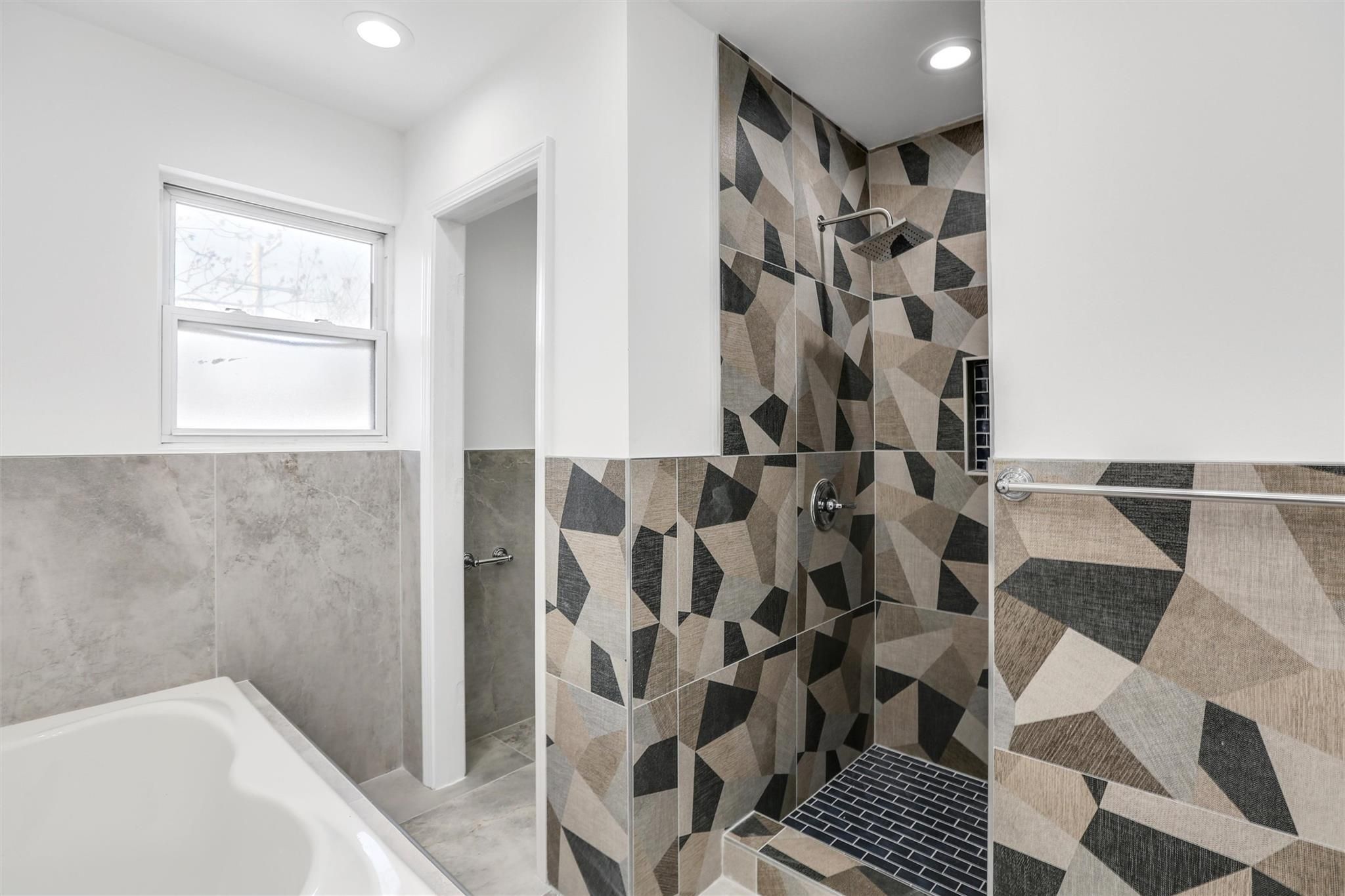 4613 GUILFORD Street