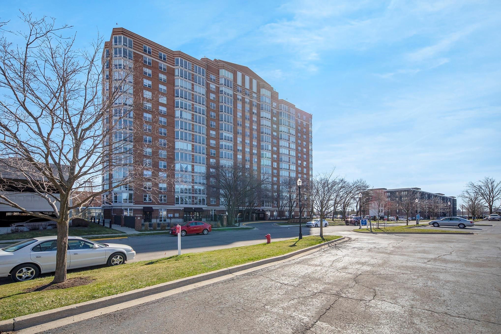 250 E HARBORTOWN DR # 59/609