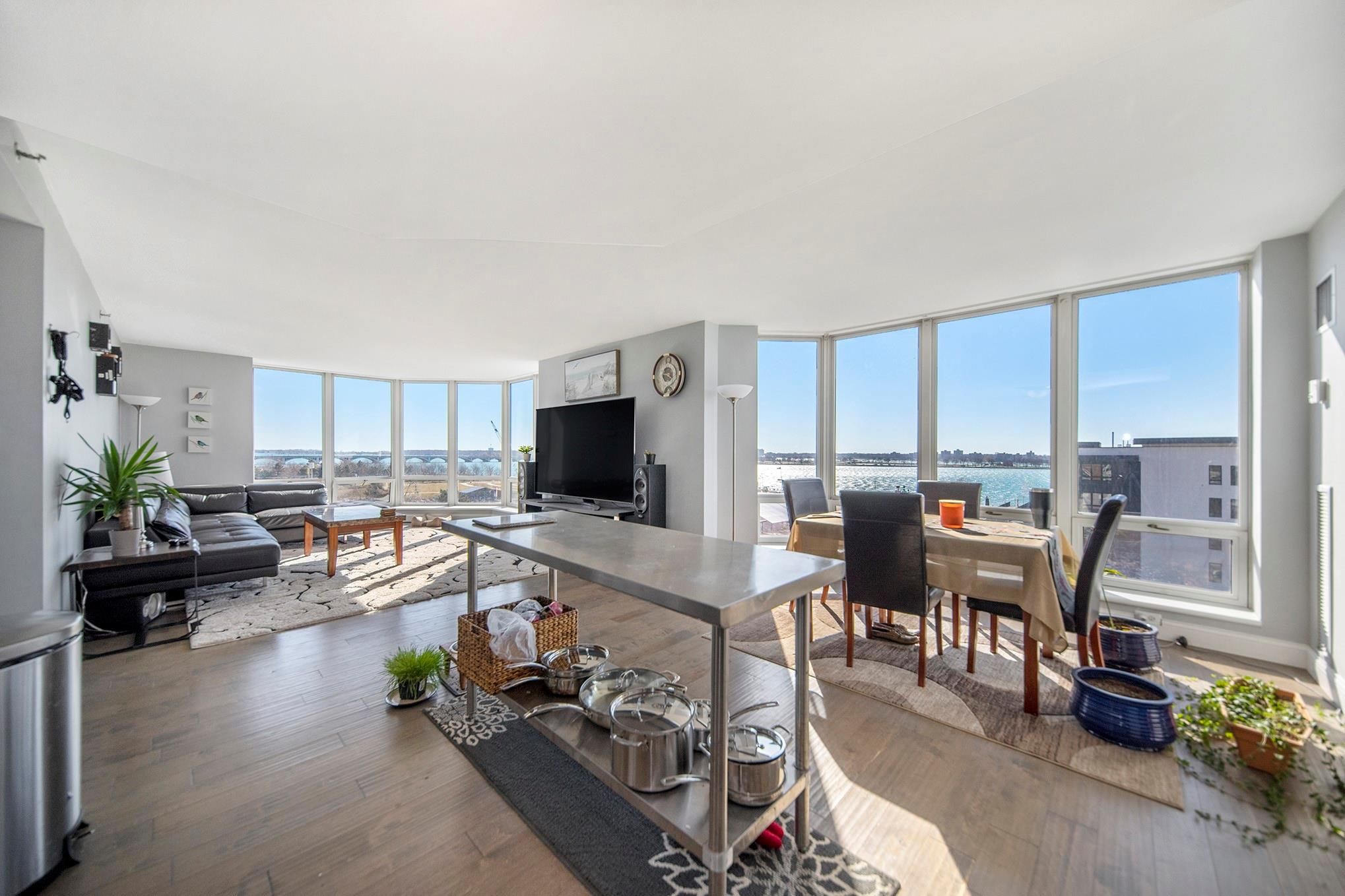 250 E HARBORTOWN DR # 59/609